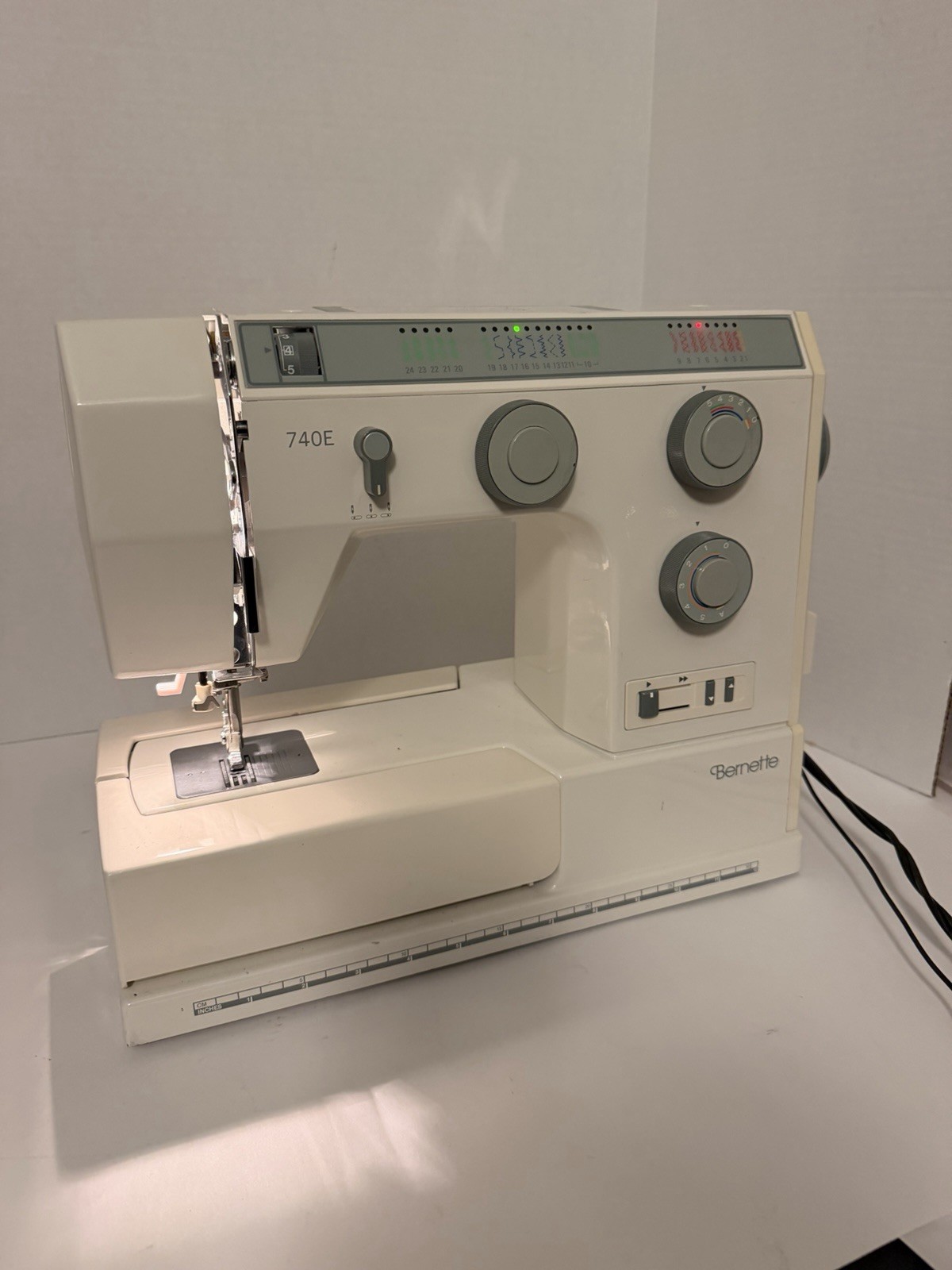 Bernette 740E Sewing Machine Working Comes With Instructions and Accessories