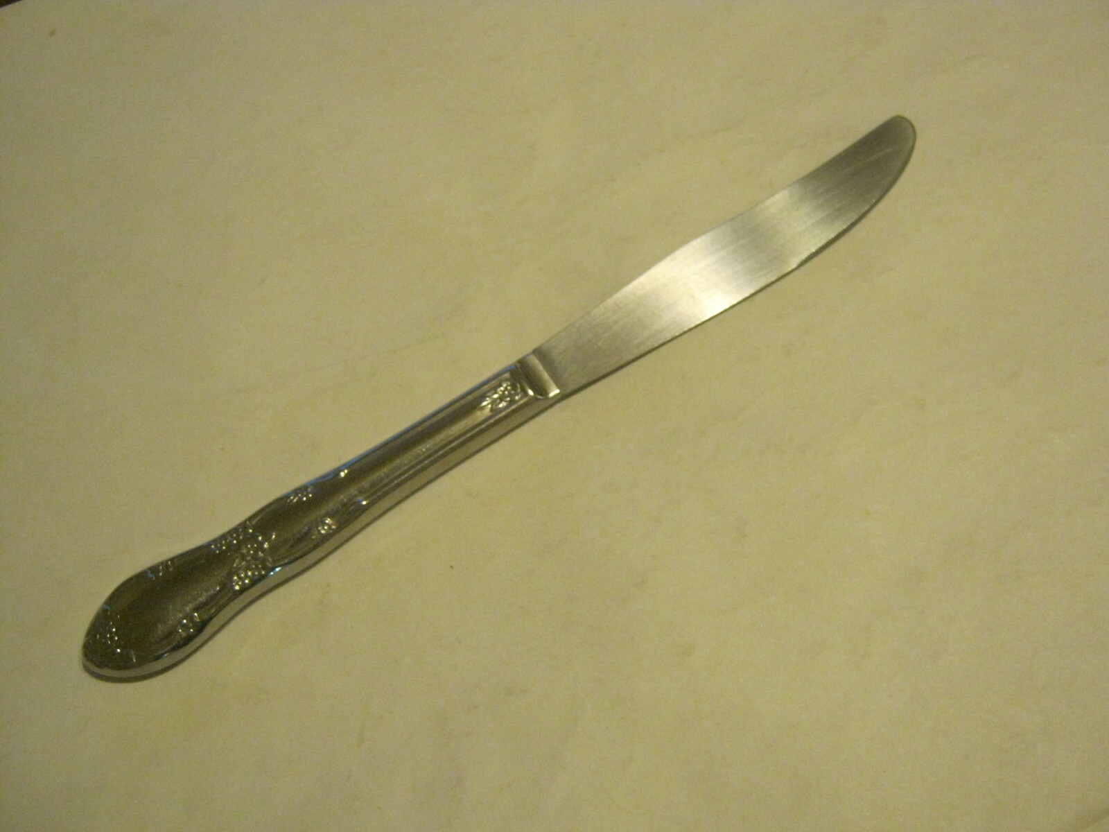 Oneida WM A Rogers  Fenway Stainless Steel Dinner Knife (MW-62)