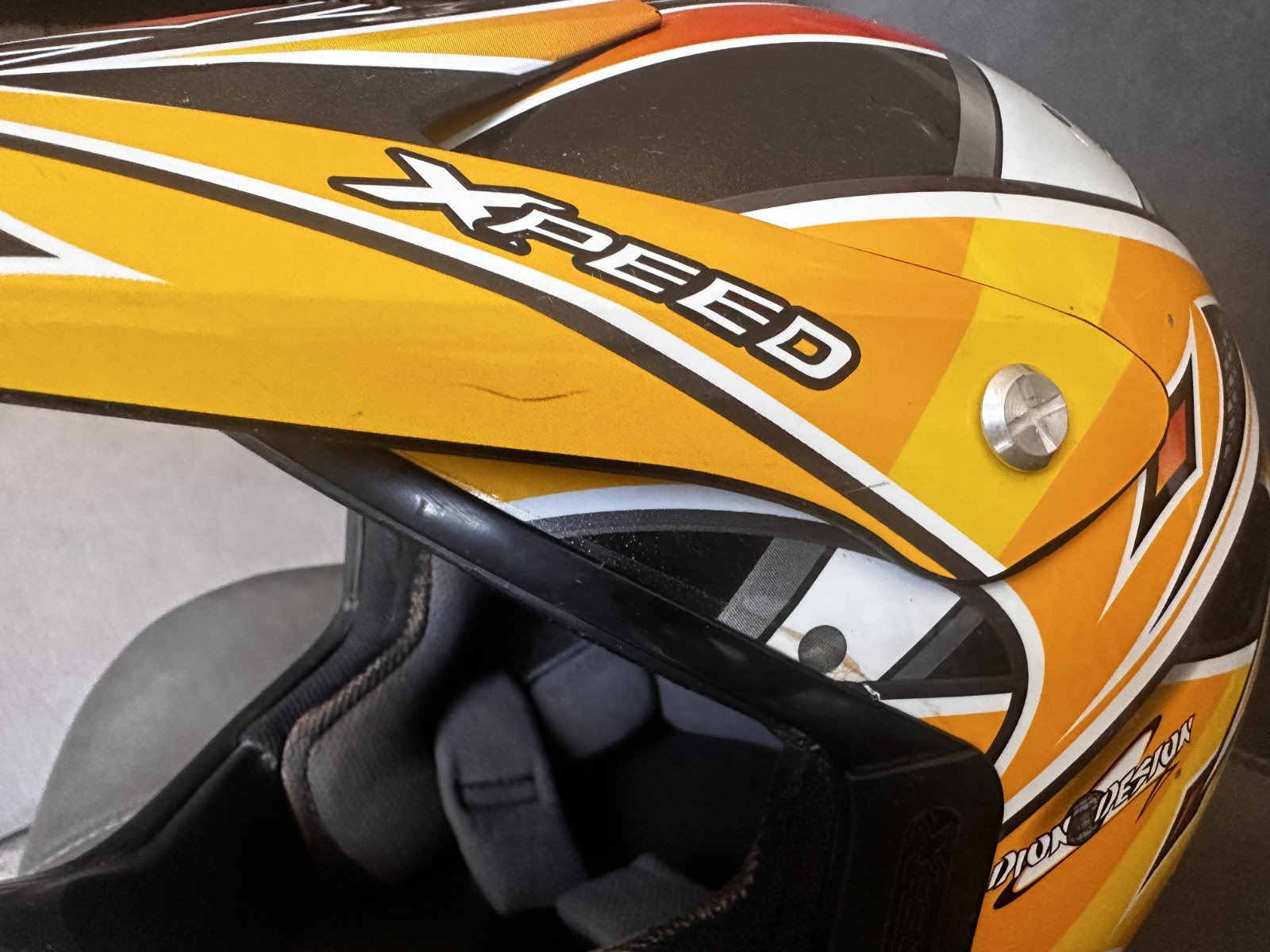XPEED HELMETS  Dion Design Yellow/Black Size XL 7 3/4"/62Cm