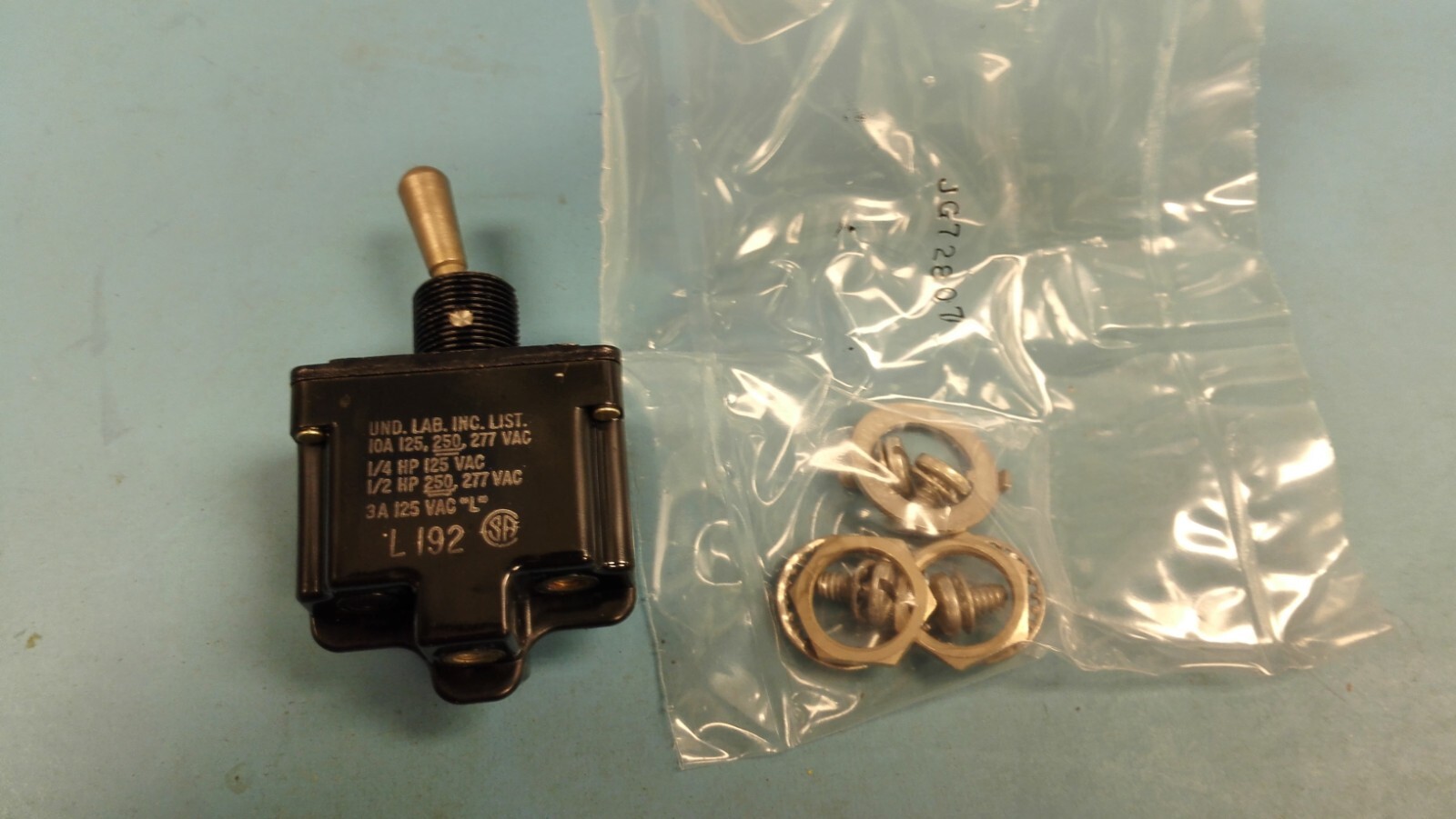 MICRO SWITCH 2TL1-4 TOGGLE * NEW * Switch Toggle (OFF) ON DPST # MS24524-29