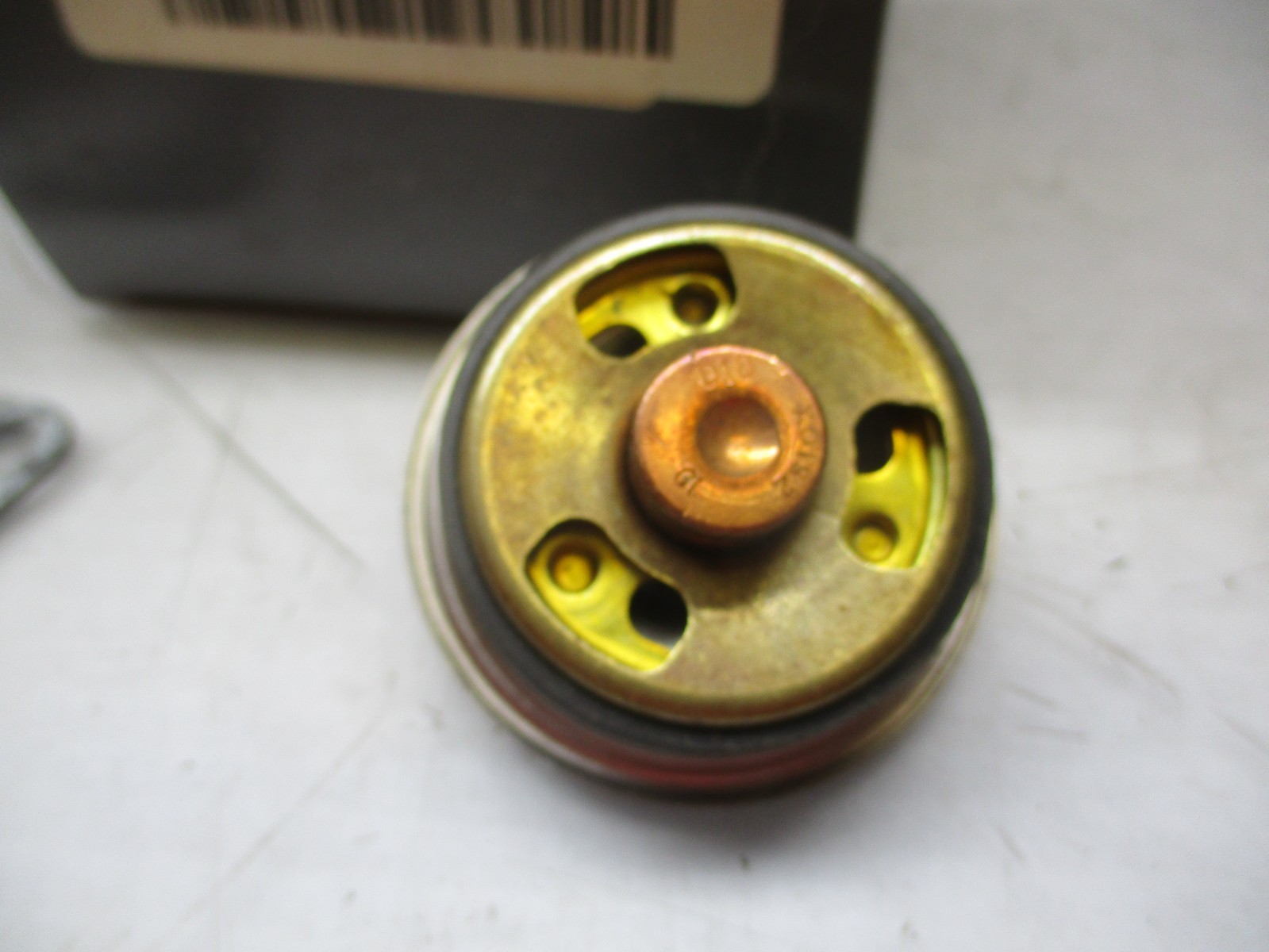 International Thermostat 1807974C94