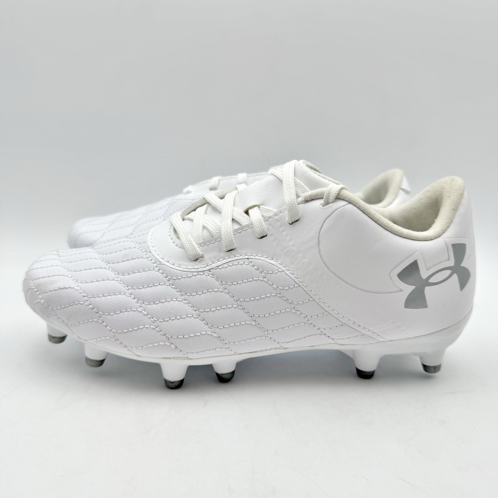 Under Armour Kids Magnetico Select 3.0 Soccer Cleats US 3.5 White EUC