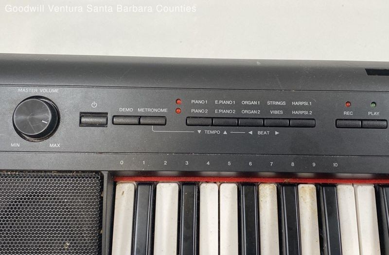 Yamaha Piaggero NP-12 61-Key Electronic Keyboard