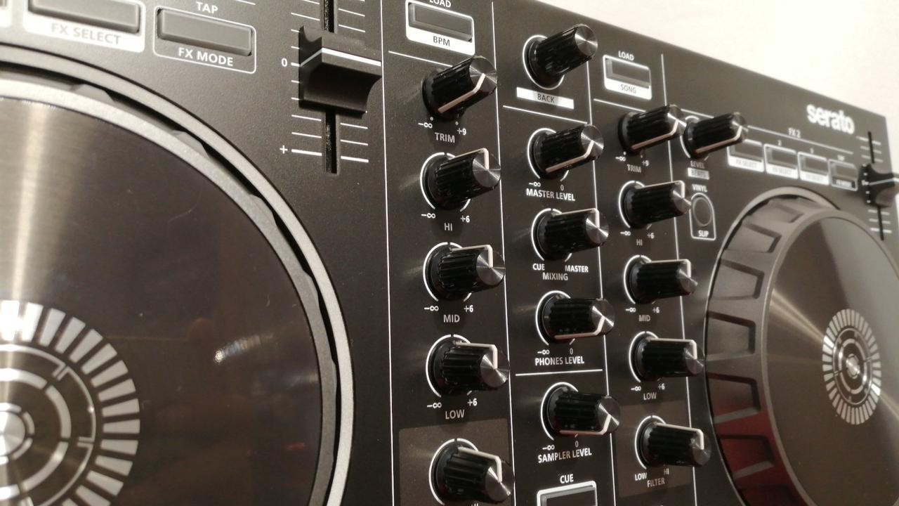 Roland DJ/202 DJ Controller Timecode Ready to Use Pro Edition Used Fully