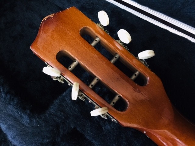 Zen-On Classical Guitar with JIS Mark