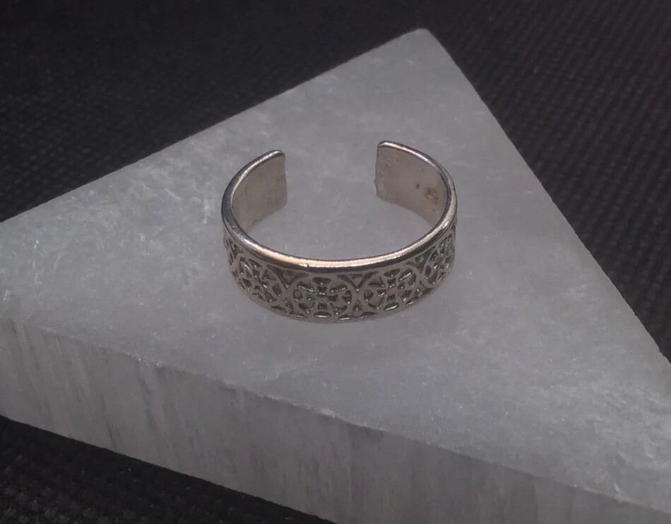 Pretty Adjustable Toe Ring Plated 6mm Sterling Silver Crosses Maltese