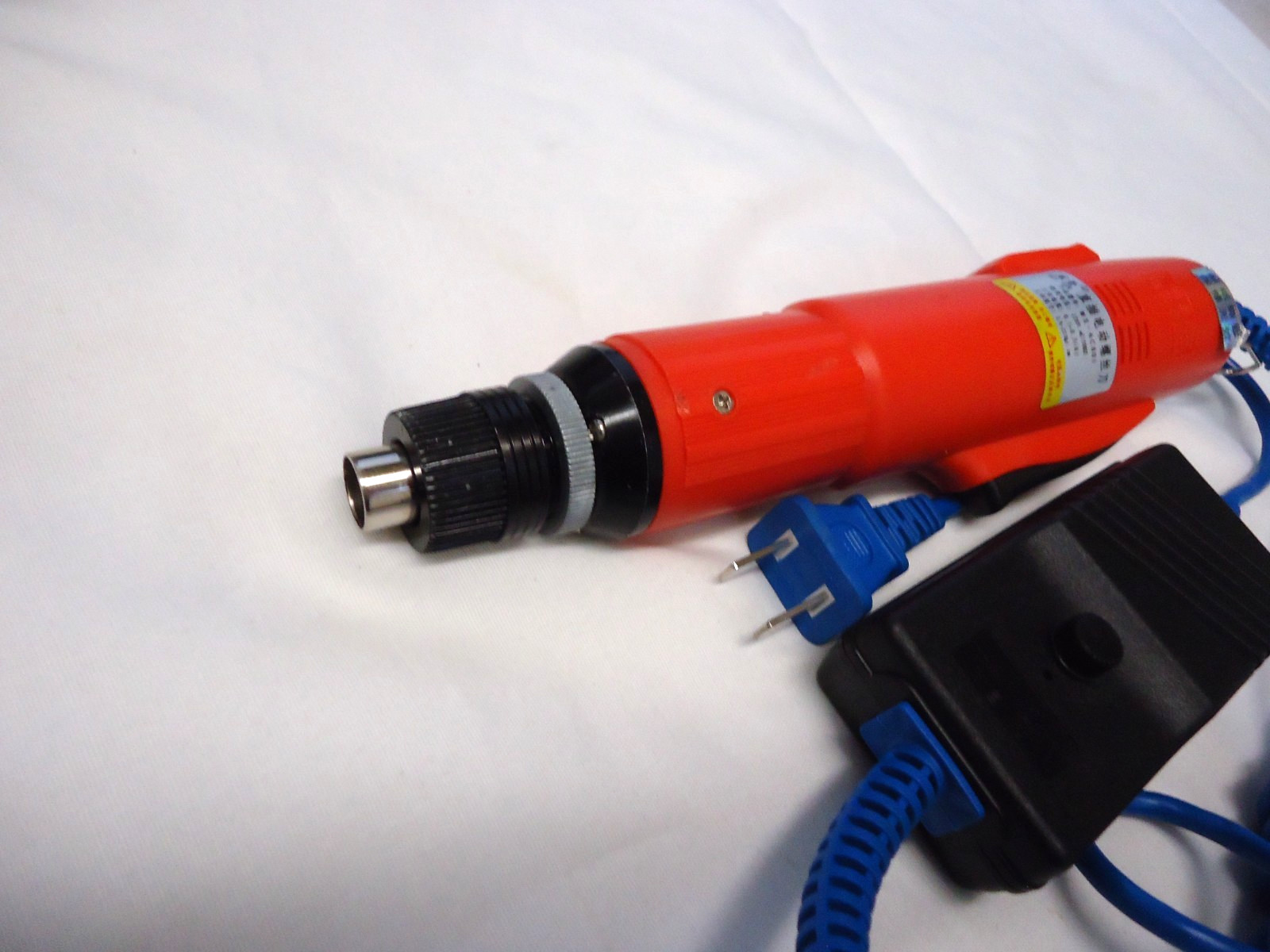ELECTRIC SCREWDRIVER