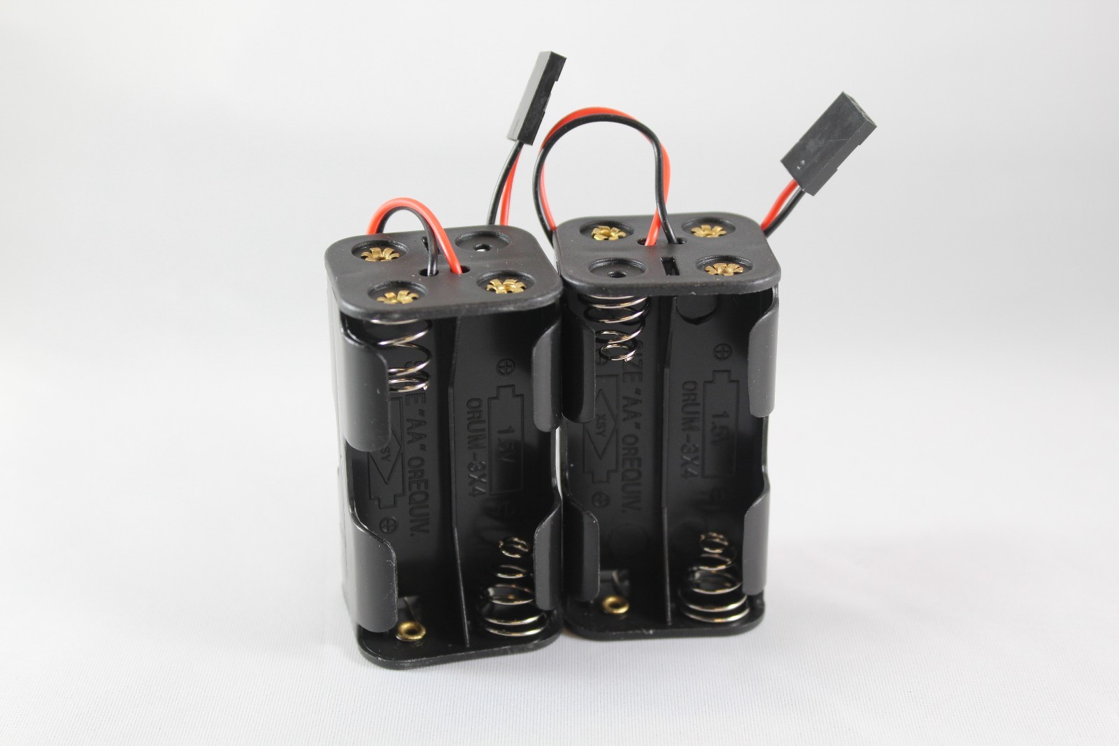 2pcs 6V RC 4xAA Battery Holder Futaba Plug For Receiver Cars Heli Planes Boats