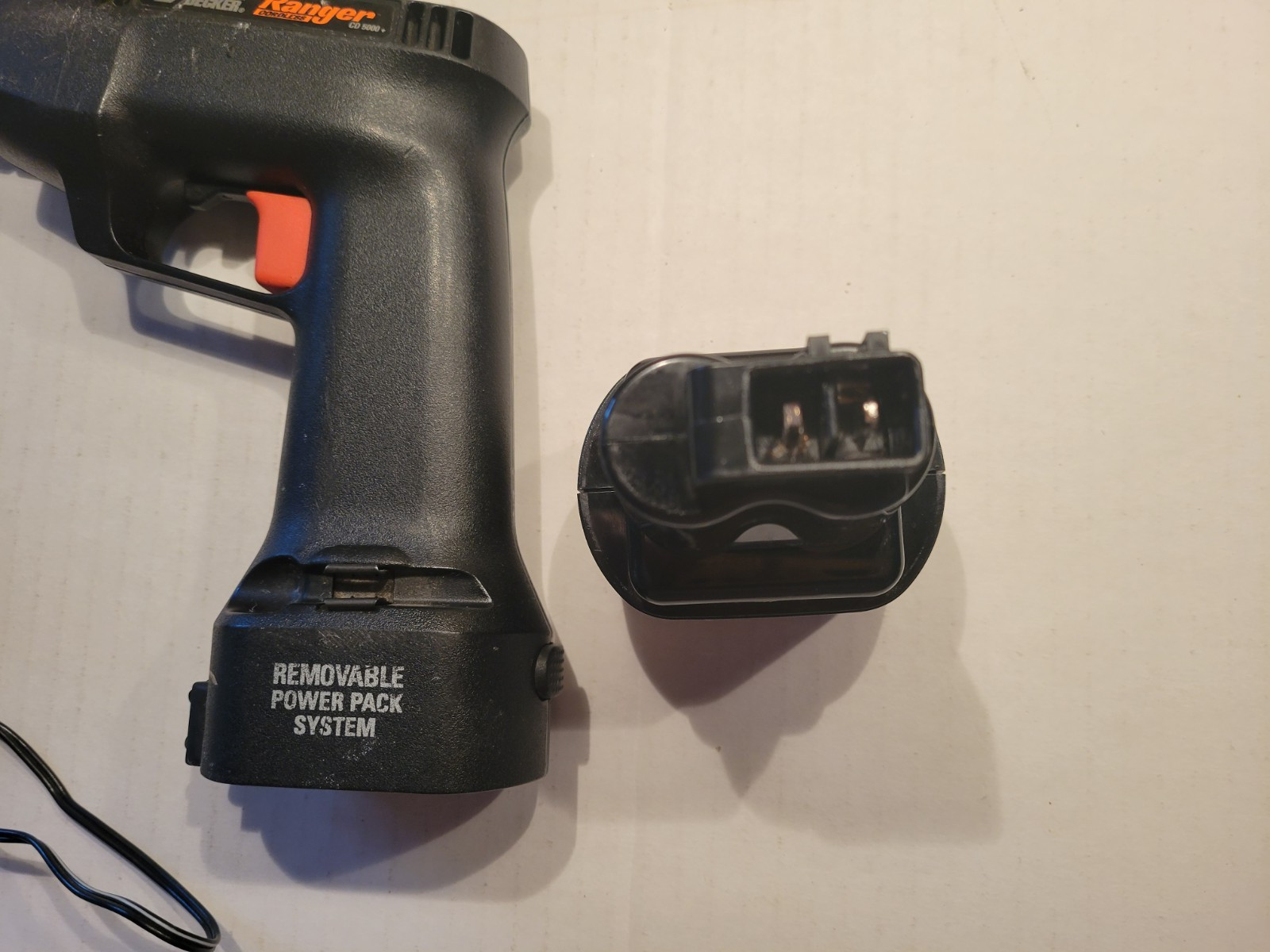 Black & Decker CD5000 Ranger Cordless Drill 8.4 V w/ Battery (Read) and Charger