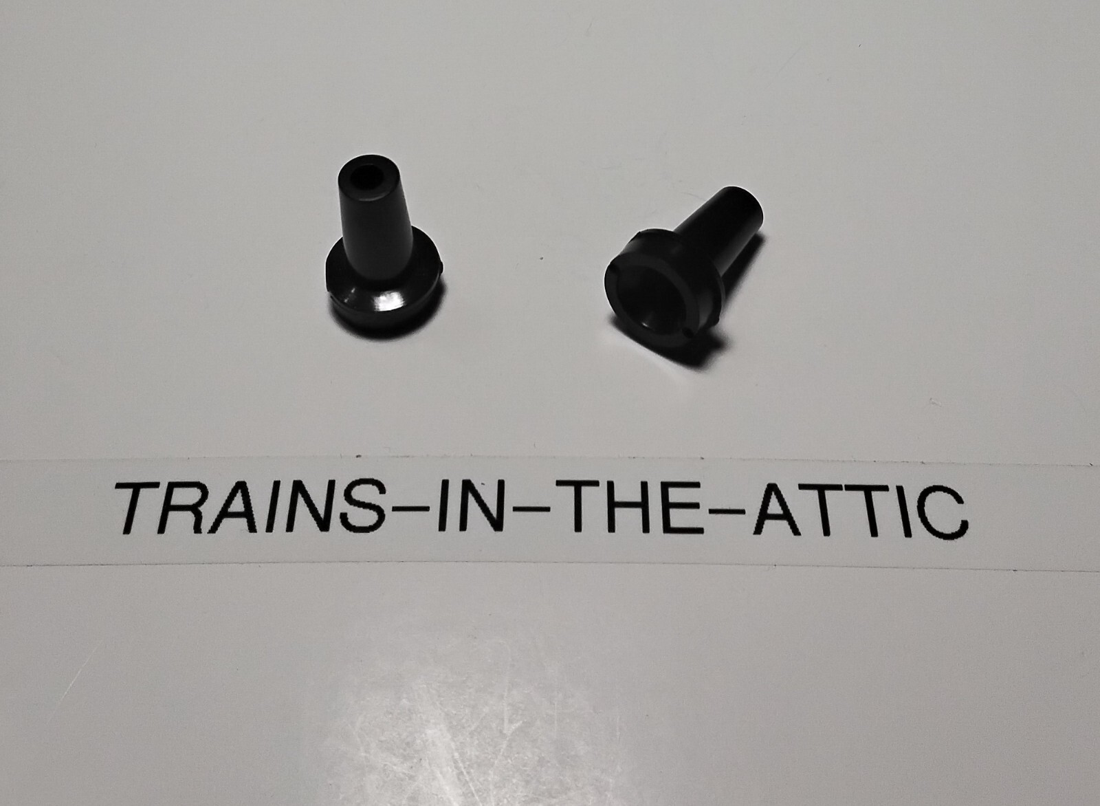 LIONEL 6220 DIESEL SWITCHER BLACK SMOKE STACKS (2) NEW