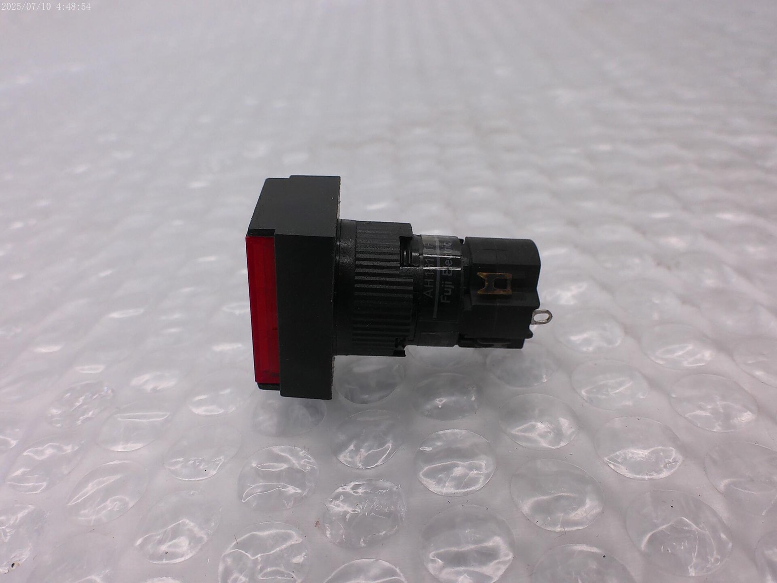 FUJI ELECTRIC AH161-TF11 PUSHBUTTON RED NSNP