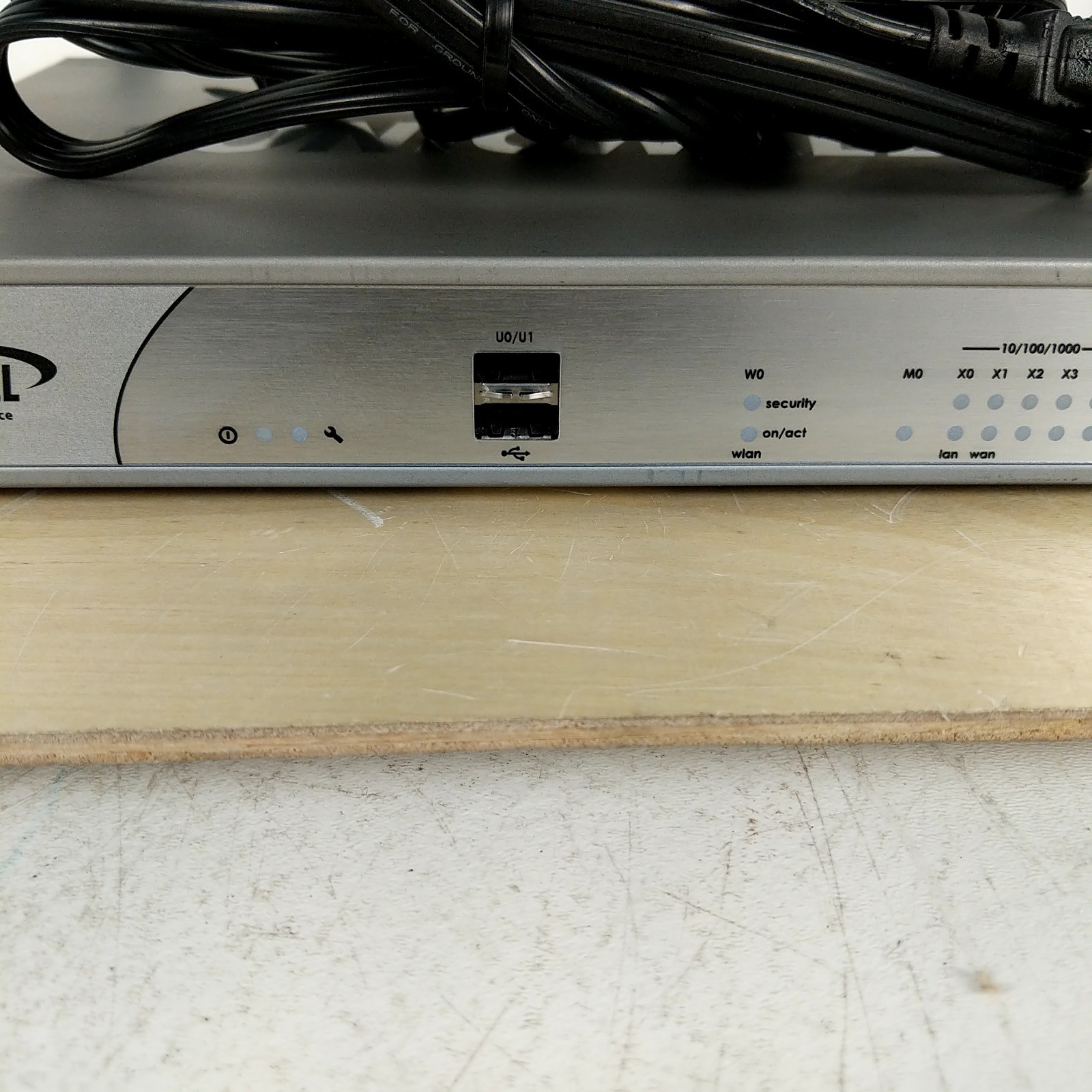SonicWall NSA 250M Wireless-N Network Security Appliance Firewall + AC Adapter