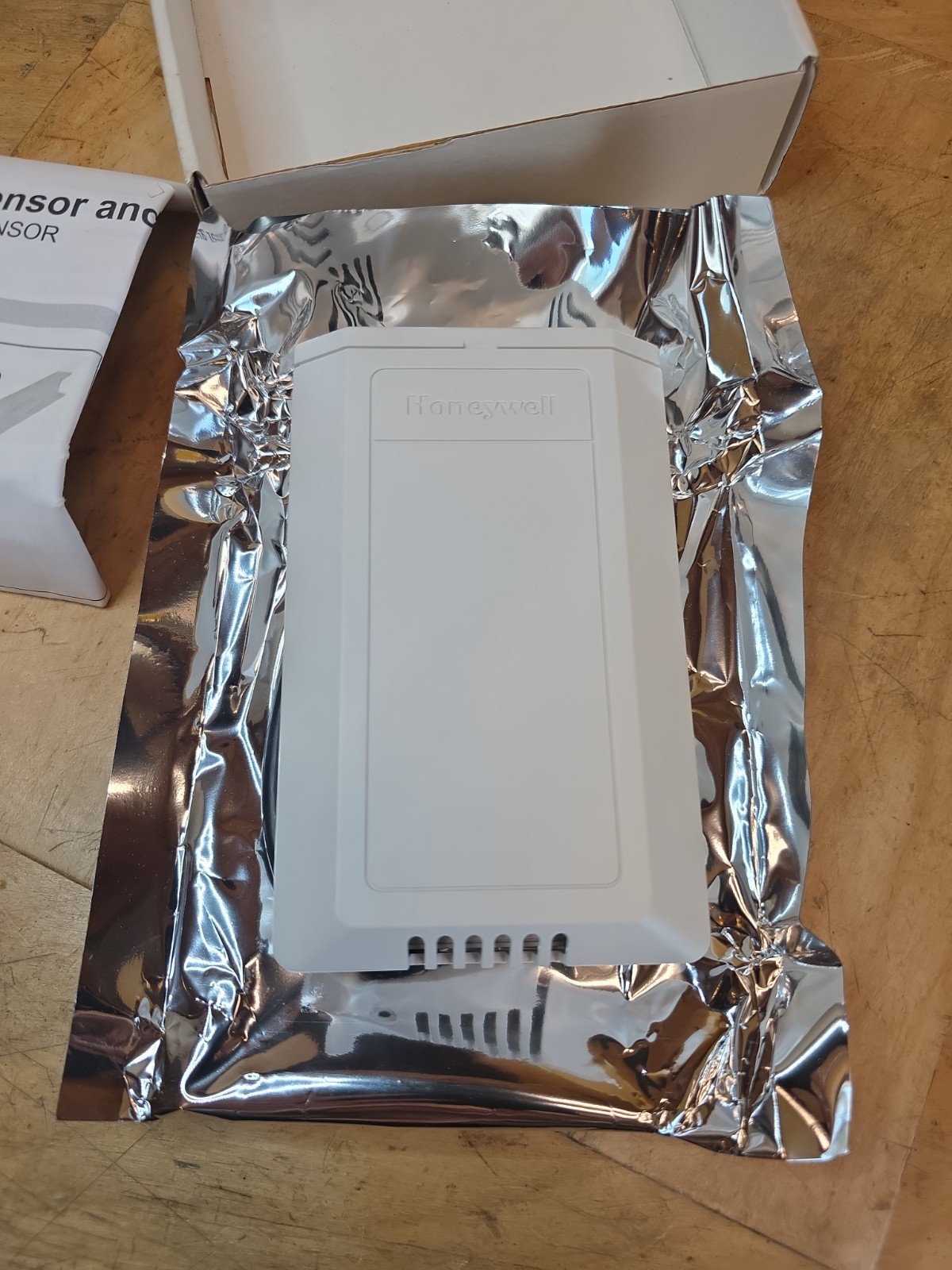 Honeywell C7232A1016 CO2 Sensor/Controller Wall Mount