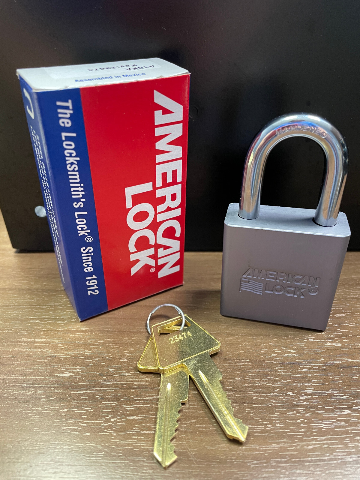 American Lock Padlock, Series A10 w/ 2 Keys, Keyed Alike