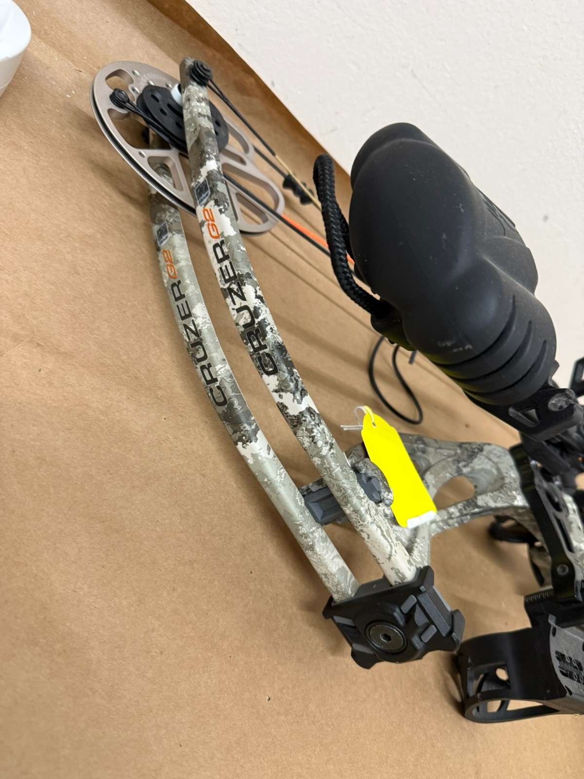 Bear Cruzer G2 compound bow, 26” draw, #70 pull LH