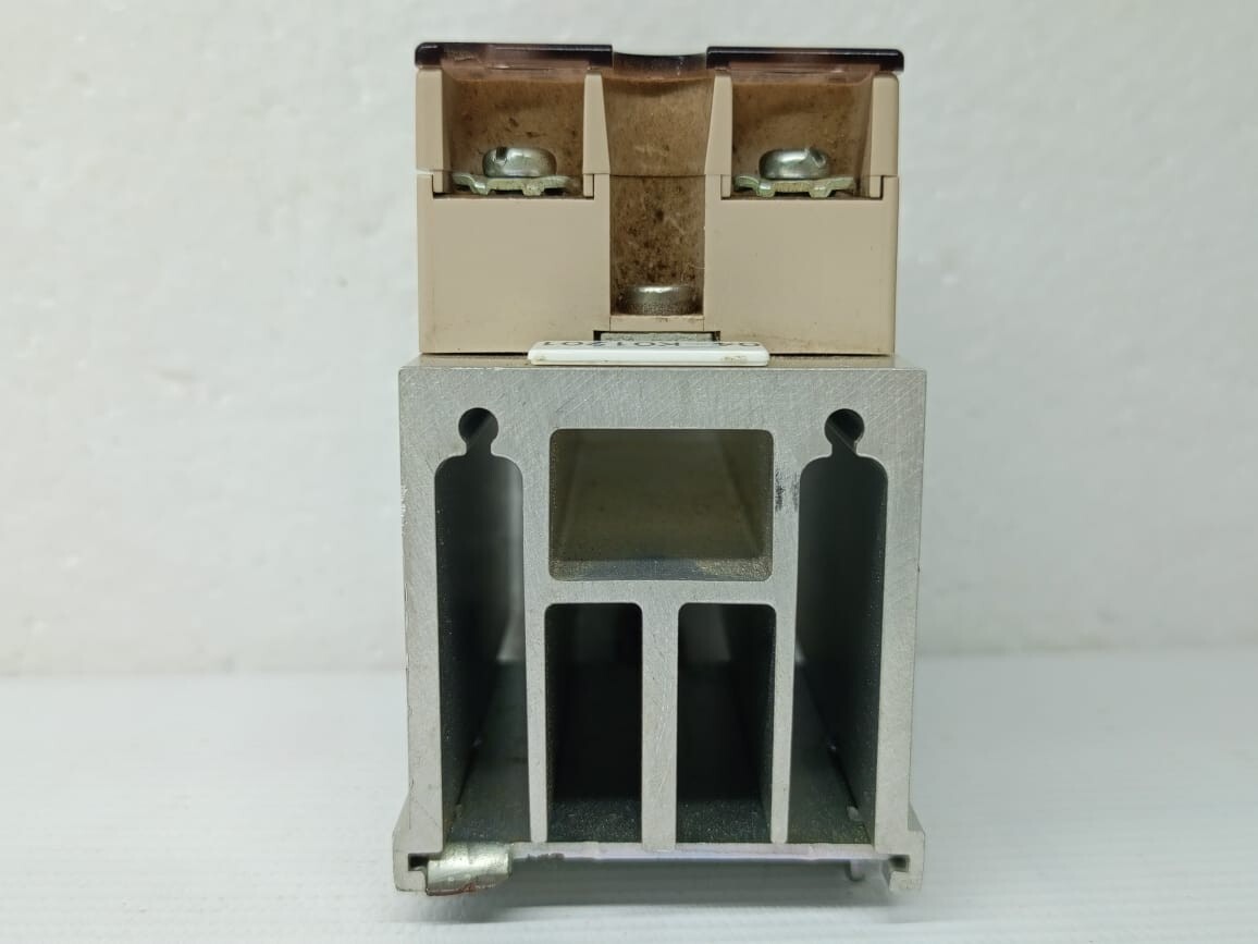 OMRON G3NA-210B SOLID STATE RELAY