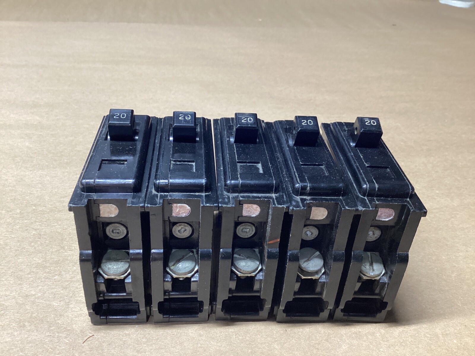 LOT OF 5 WESTINGHOUSE CIRCUIT BREAKERS 1 POLE 20A #119G135*CO