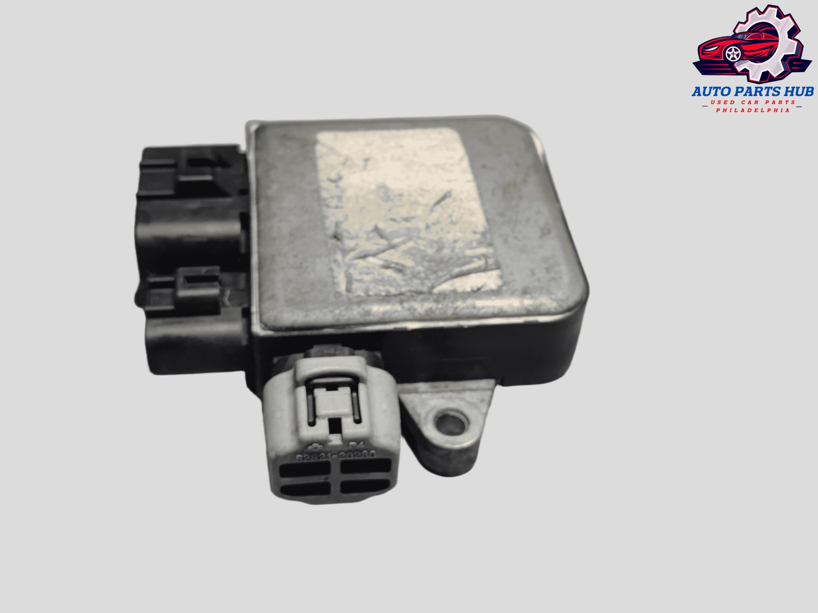 Tesla Model S 2017-2020 Left or Right Condenser Cooling Fan Control Module OEM