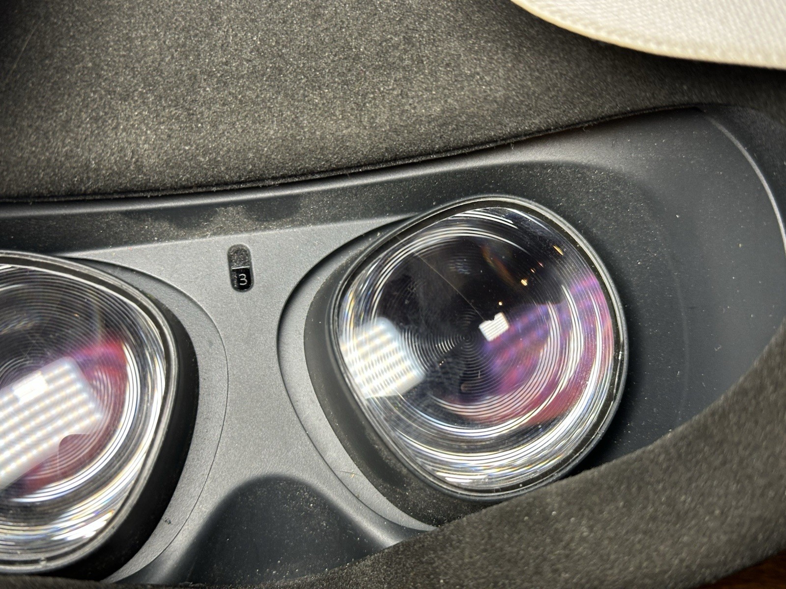 Oculus Meta Quest 2 256GB BundleWhite with Controllers - Tested and Working