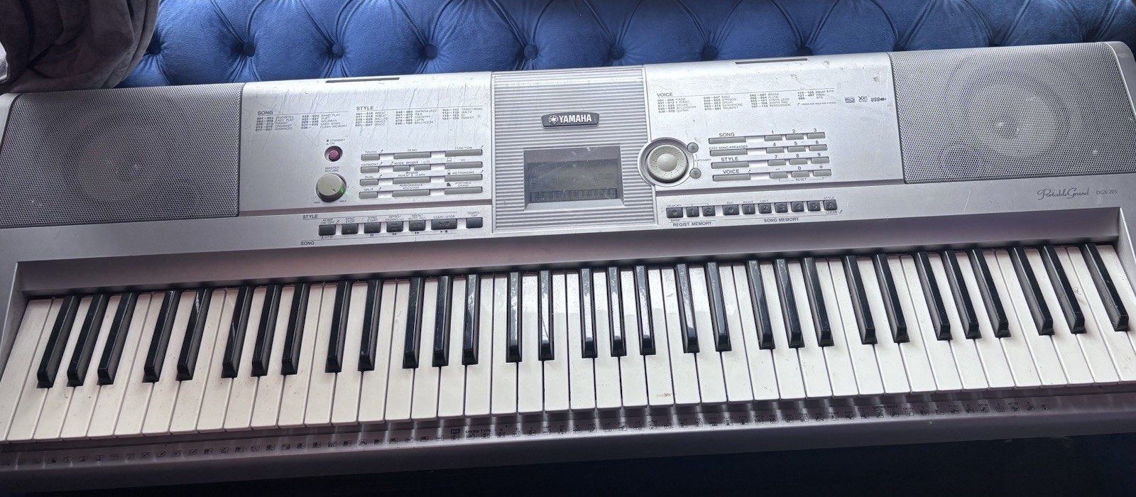 Yamaha DGX-205 Grand Piano