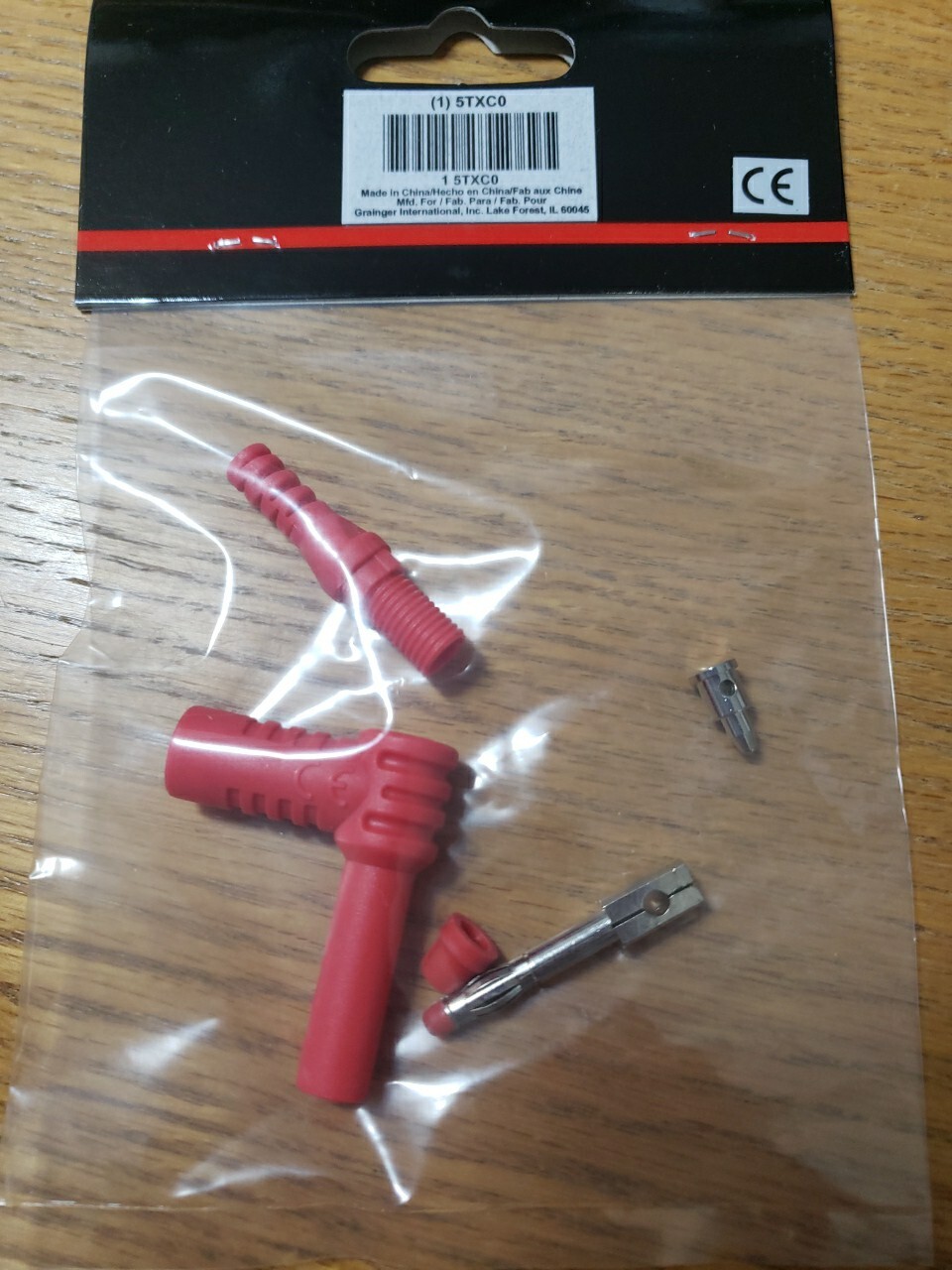 Banana Plug, Right Angle, 1000VAC, Red (5TXC0)
