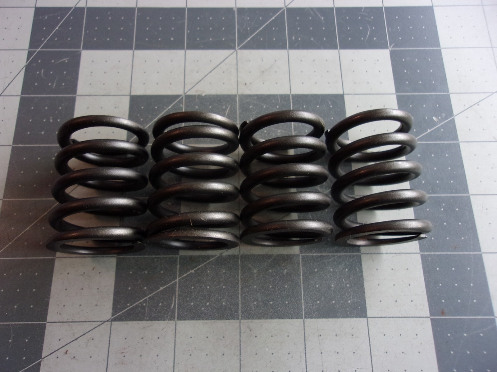 Pioneer RV1061 (4) Valve Springs 3751091 '81-'88 Dodge B350 V8 360CI 5.9L