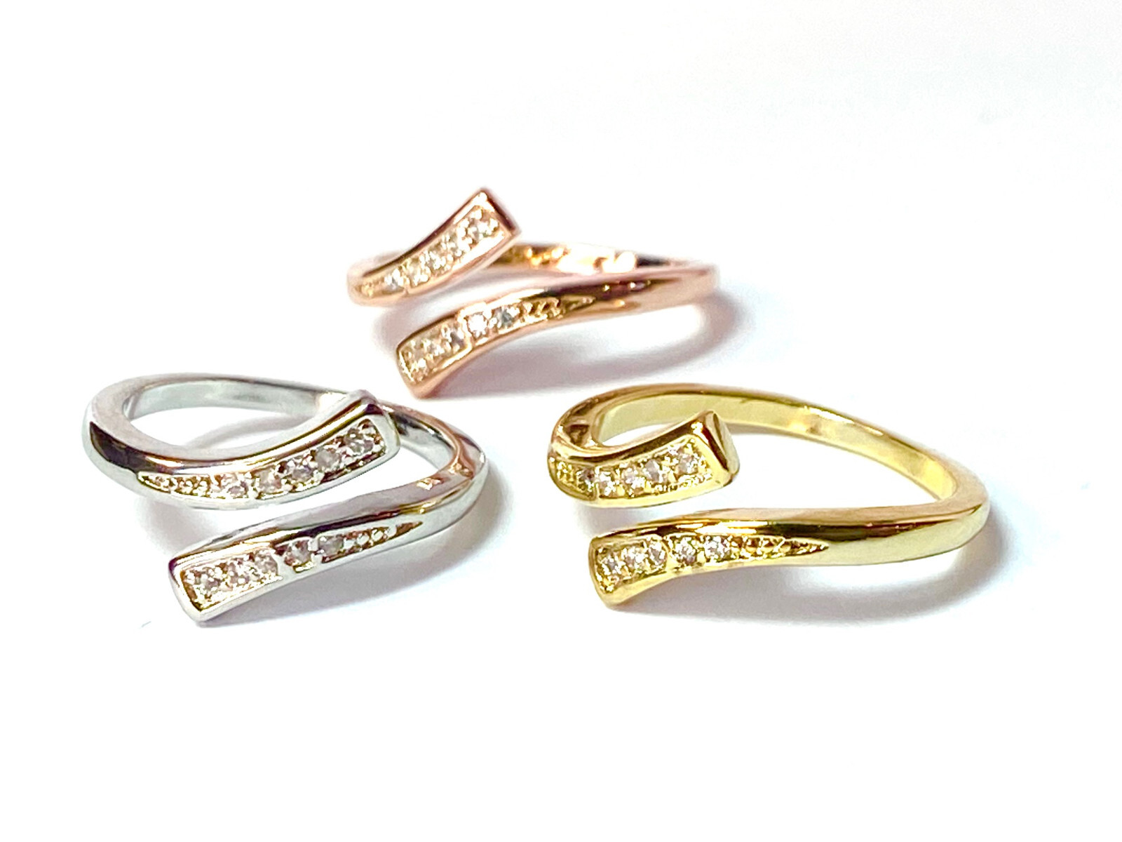 1pc Elegant Overlap Style w/ Paved Gems Design Adjustable Mid Ring / Toe Ring