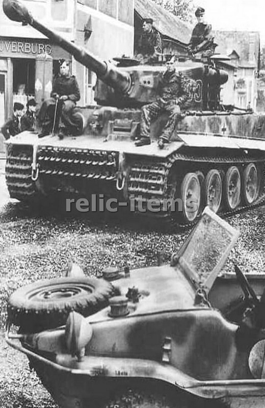 WW2 PICTURE PHOTO GERMAN TANK TIGER IN HOLLAND 6658