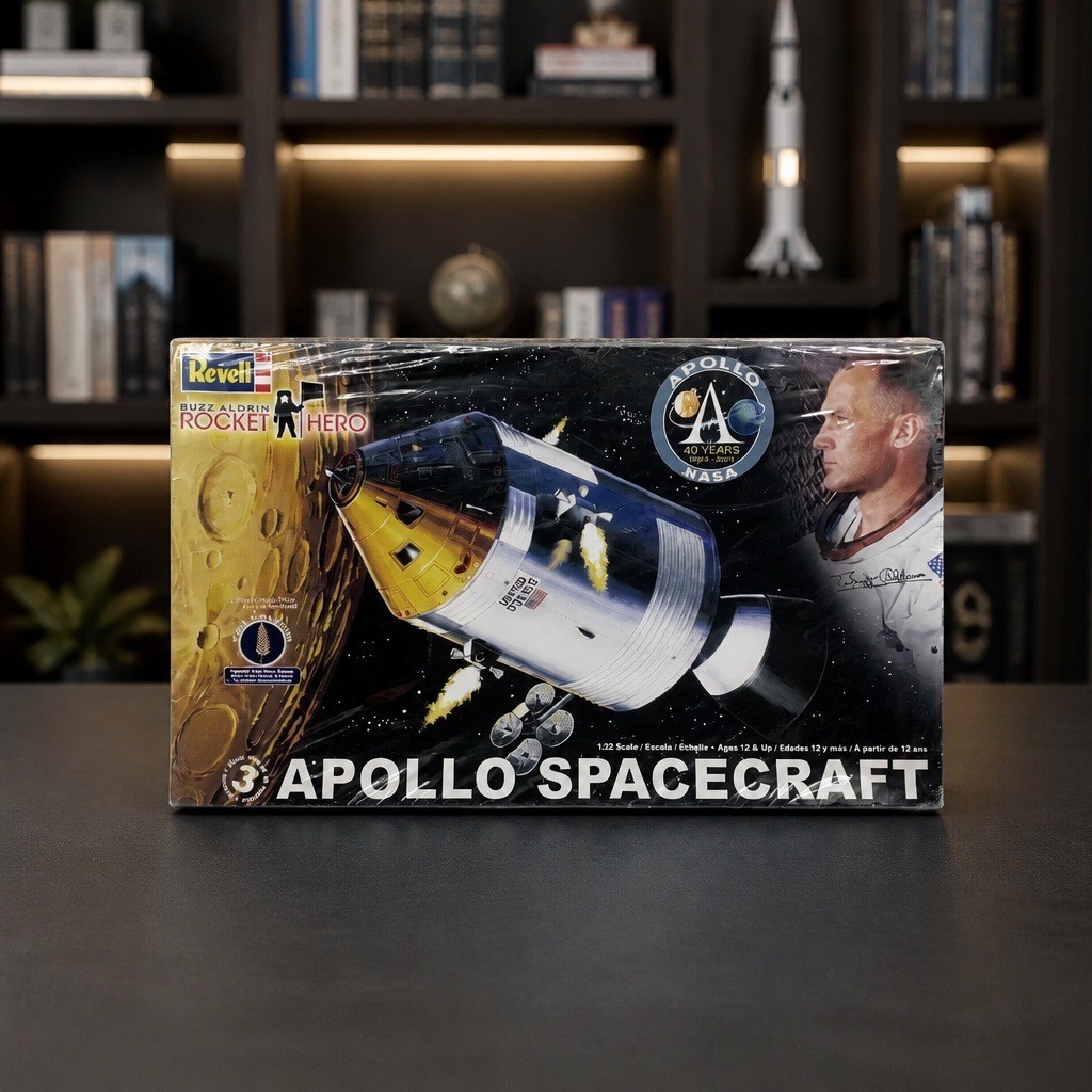 NEW Revell Buzz Aldrin Rocket Hero Apollo Spacecraft 1/32 Scale Model Kit Sealed