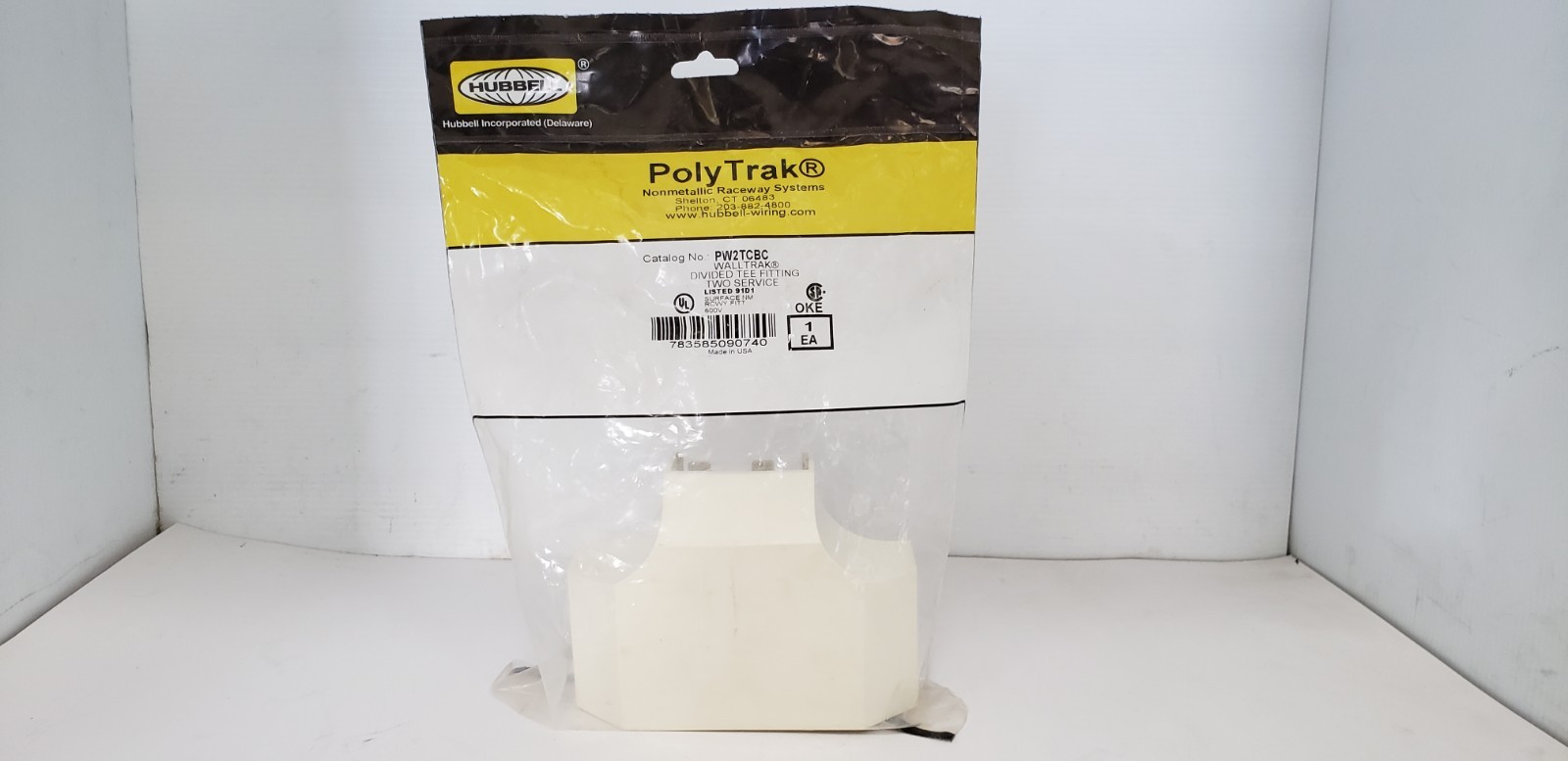 HUBELL PW2TCBC POLY TRAK DIVIDED TEE FITTING, TWO SERVICE, NIB