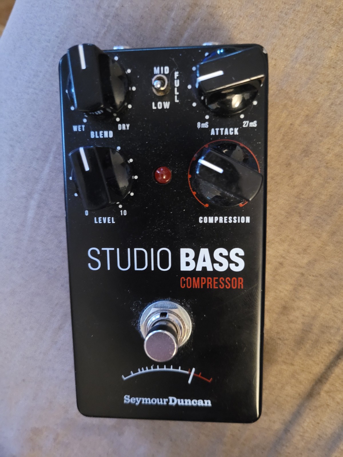 Seymour Duncan Studio Bass Compressor guitar effect pedal