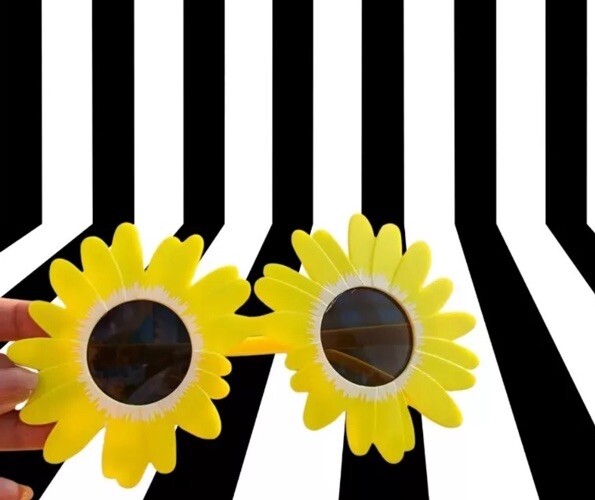 Terrifier 2 Art The Clown Yellow Flower Glasses Sunglasses Prop Replica