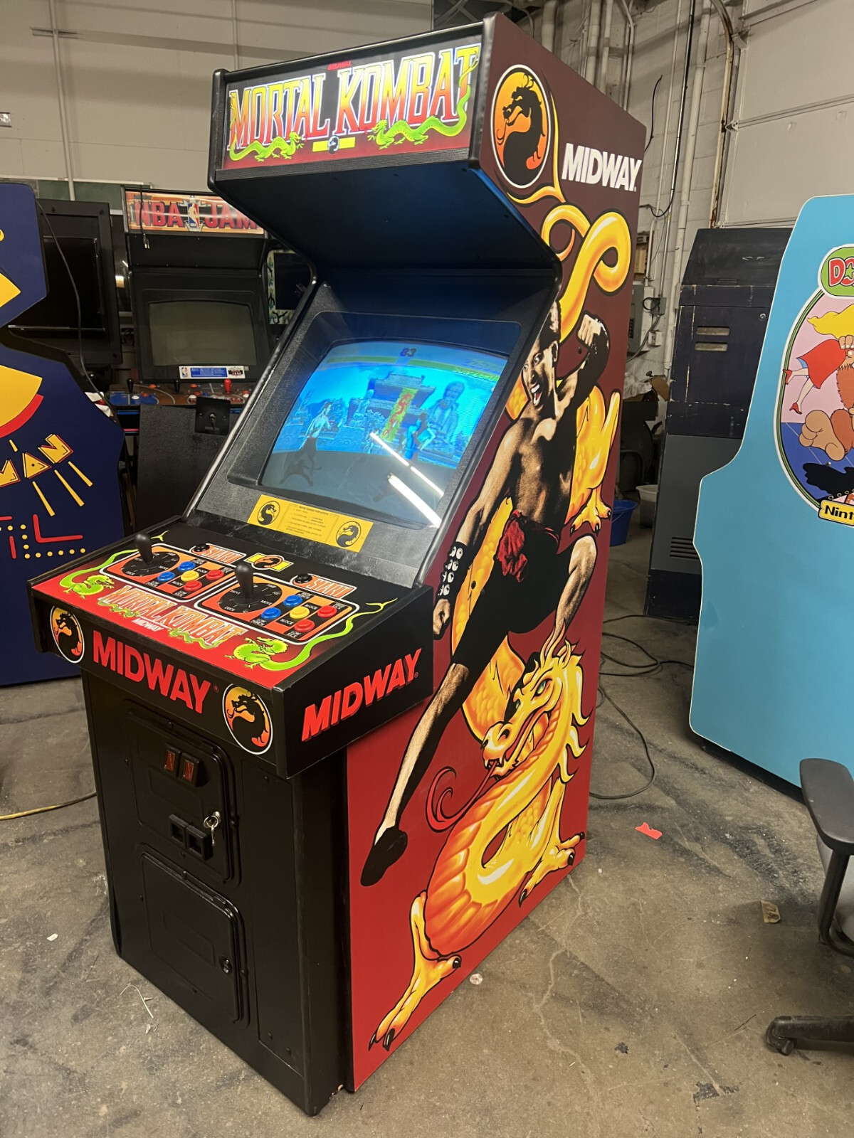 MORTAL KOMBAT ARCADE MACHINE by MIDWAY 1992