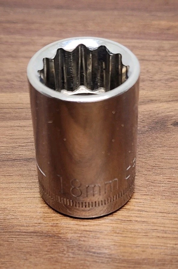 Craftsman 18mm Socket 12 Point 1/2" Drive S-AD 44267