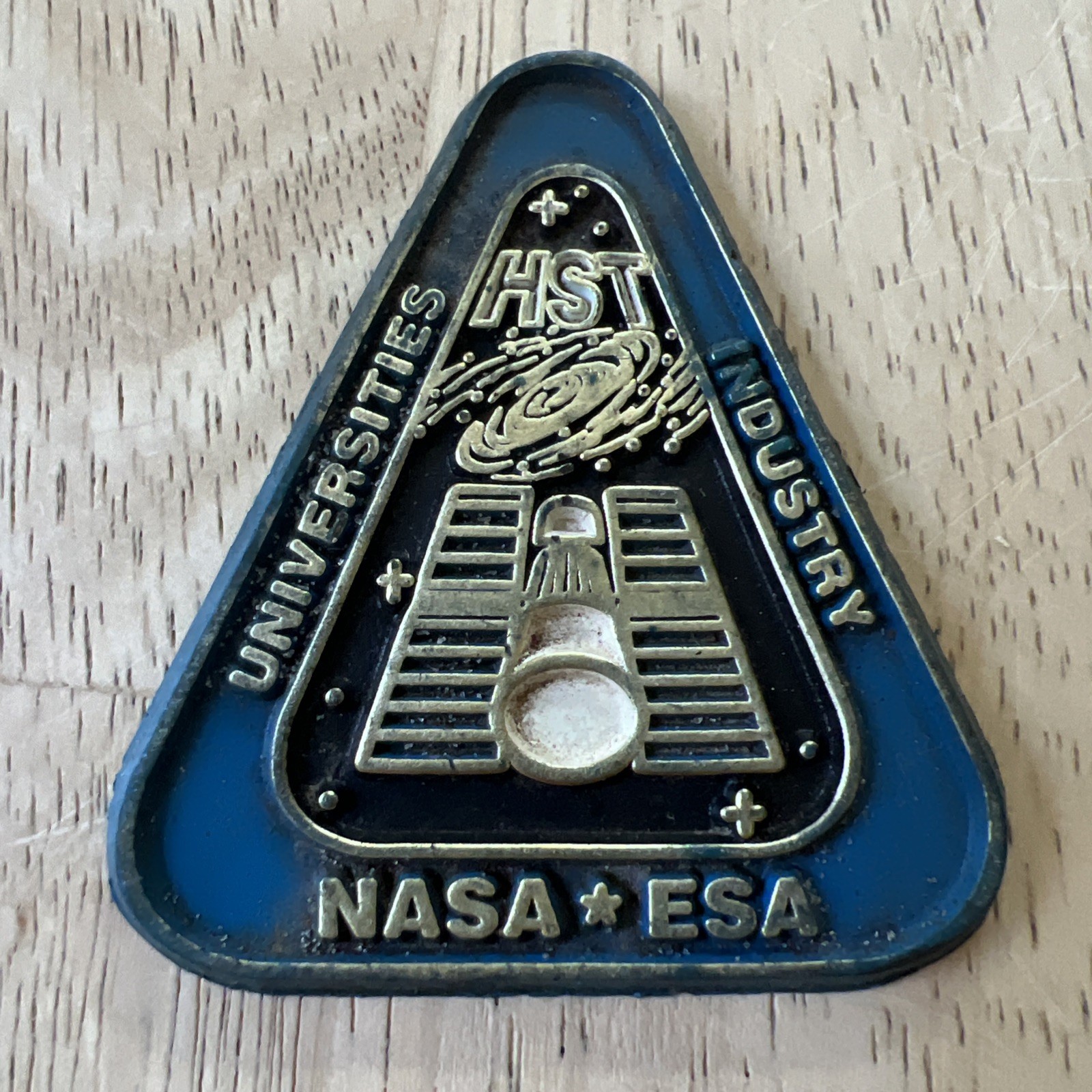 Vintage NASA ESA  HST  universities Industry Magnet