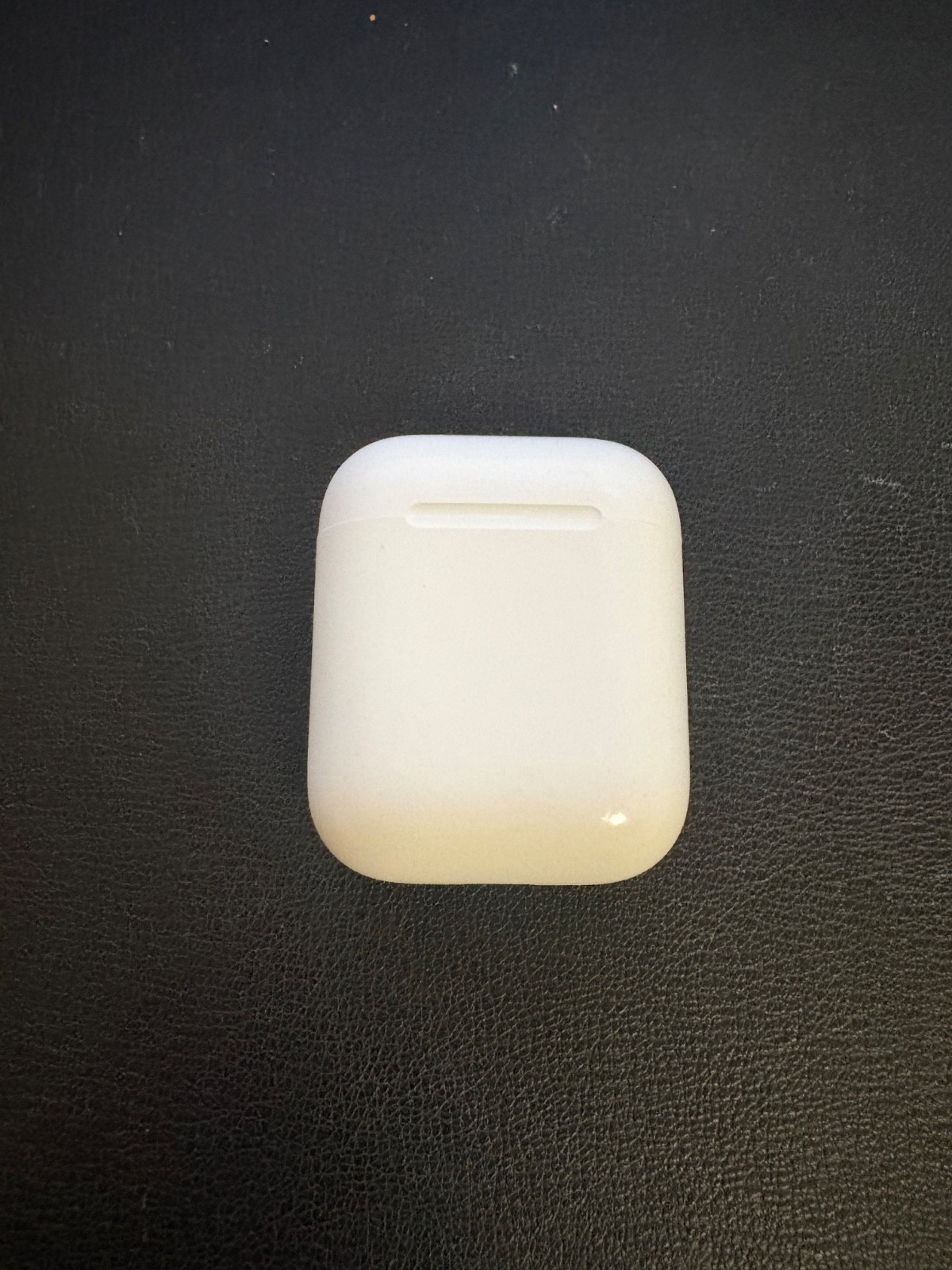 Apple AirPods 2nd Gen w/ Charging Case Left Earbud Not Detected - For Parts