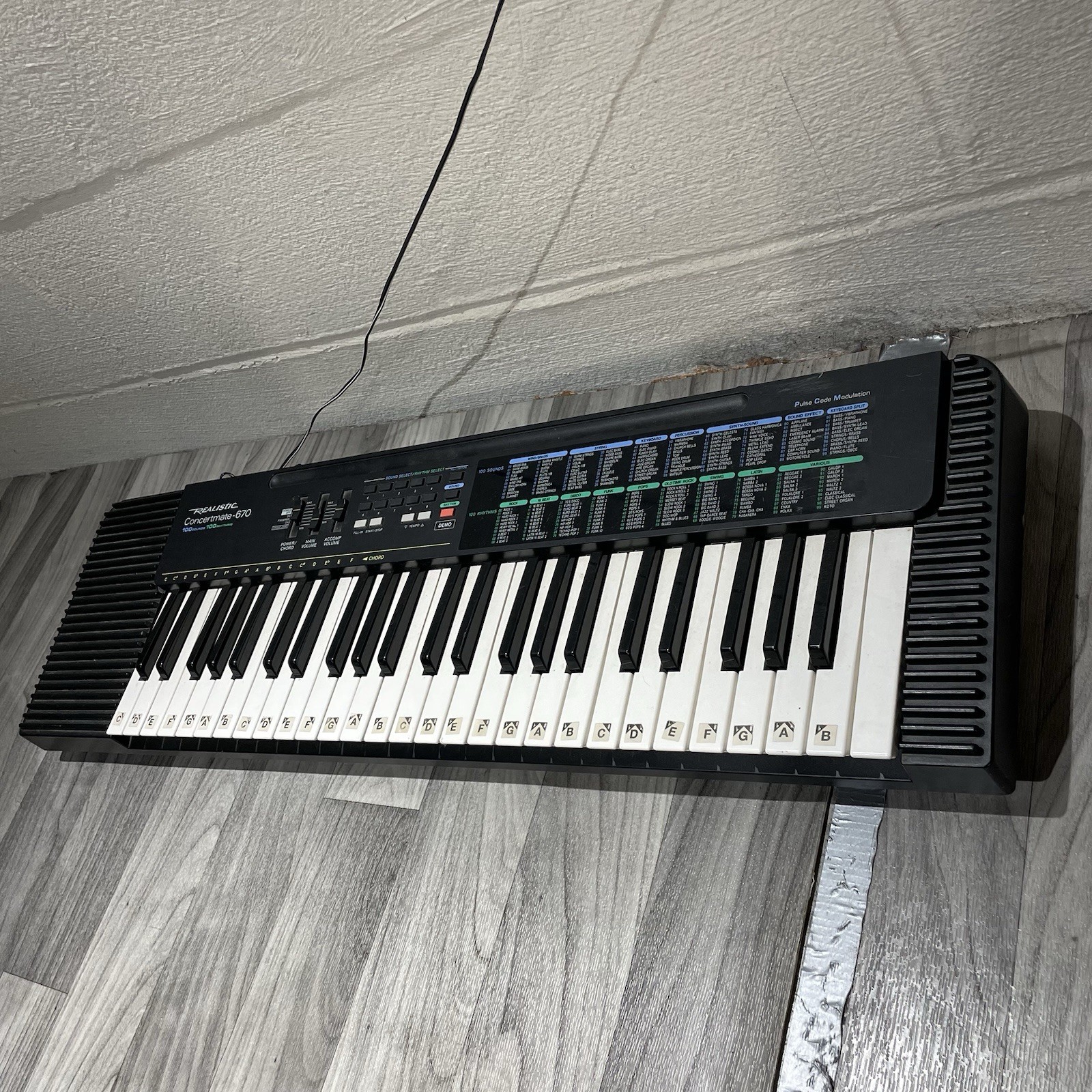 Realistic Concertmate-670 Electronic Keyboard w/ Built-In Speaker 49-Keys Black
