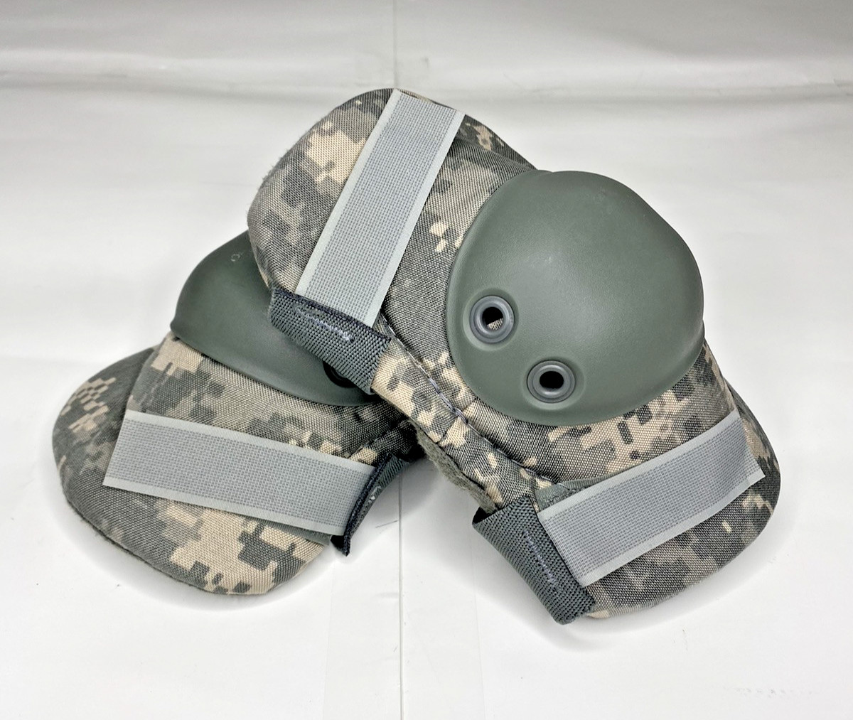US ARMY MILITARY COMBAT TACTICAL HARD CAP ELBOW PADS PAD ACU USGI ISSUE (SMALL)