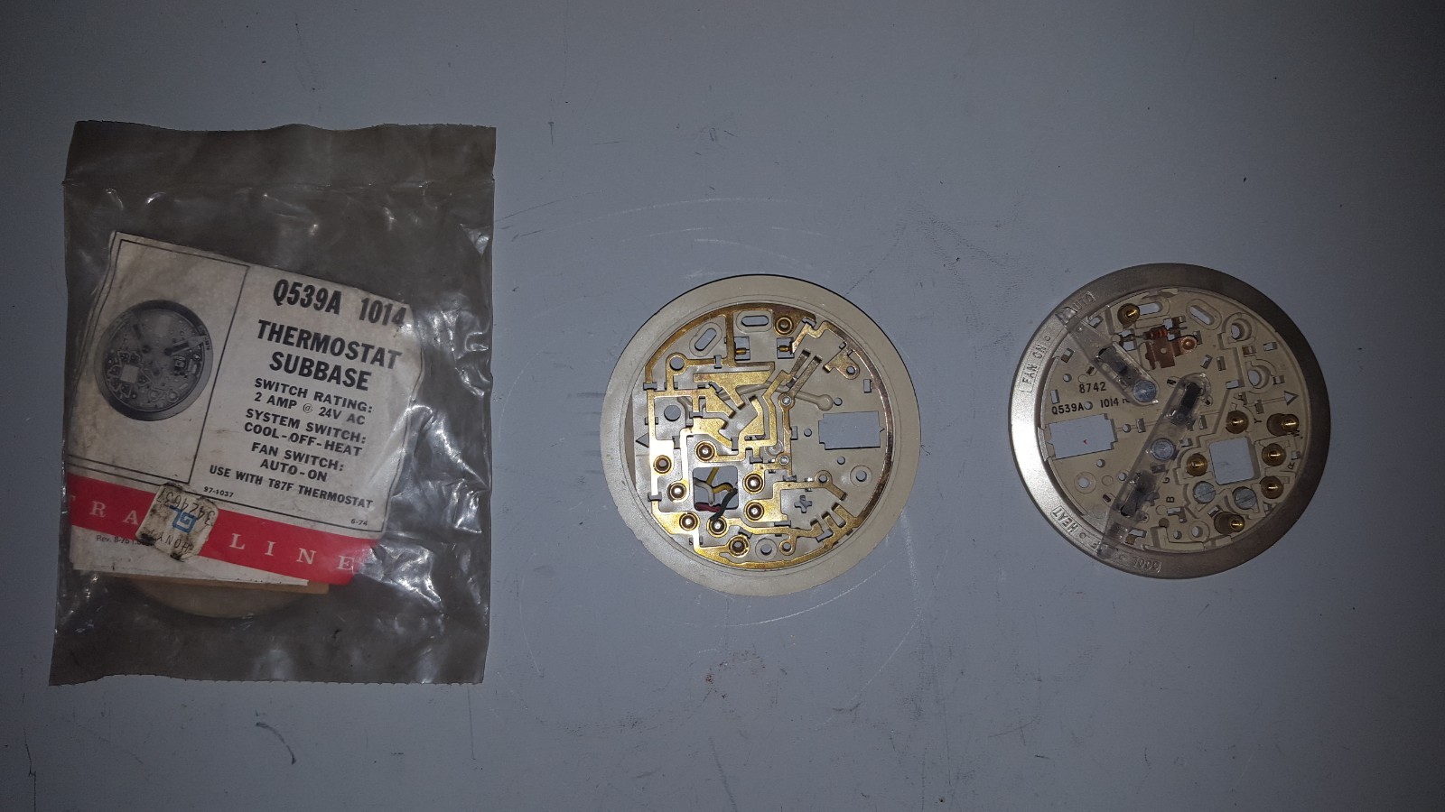 Lot of 3 Honeywell Thermostat Subbase, 2A, 24V, Q539A 1014
