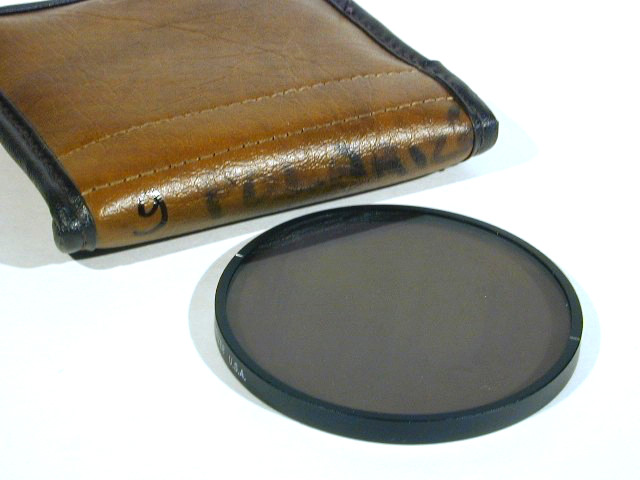 TIFFEN SERIES 9 POLARIZING FILTER w ITS ORIGINAL POUCH