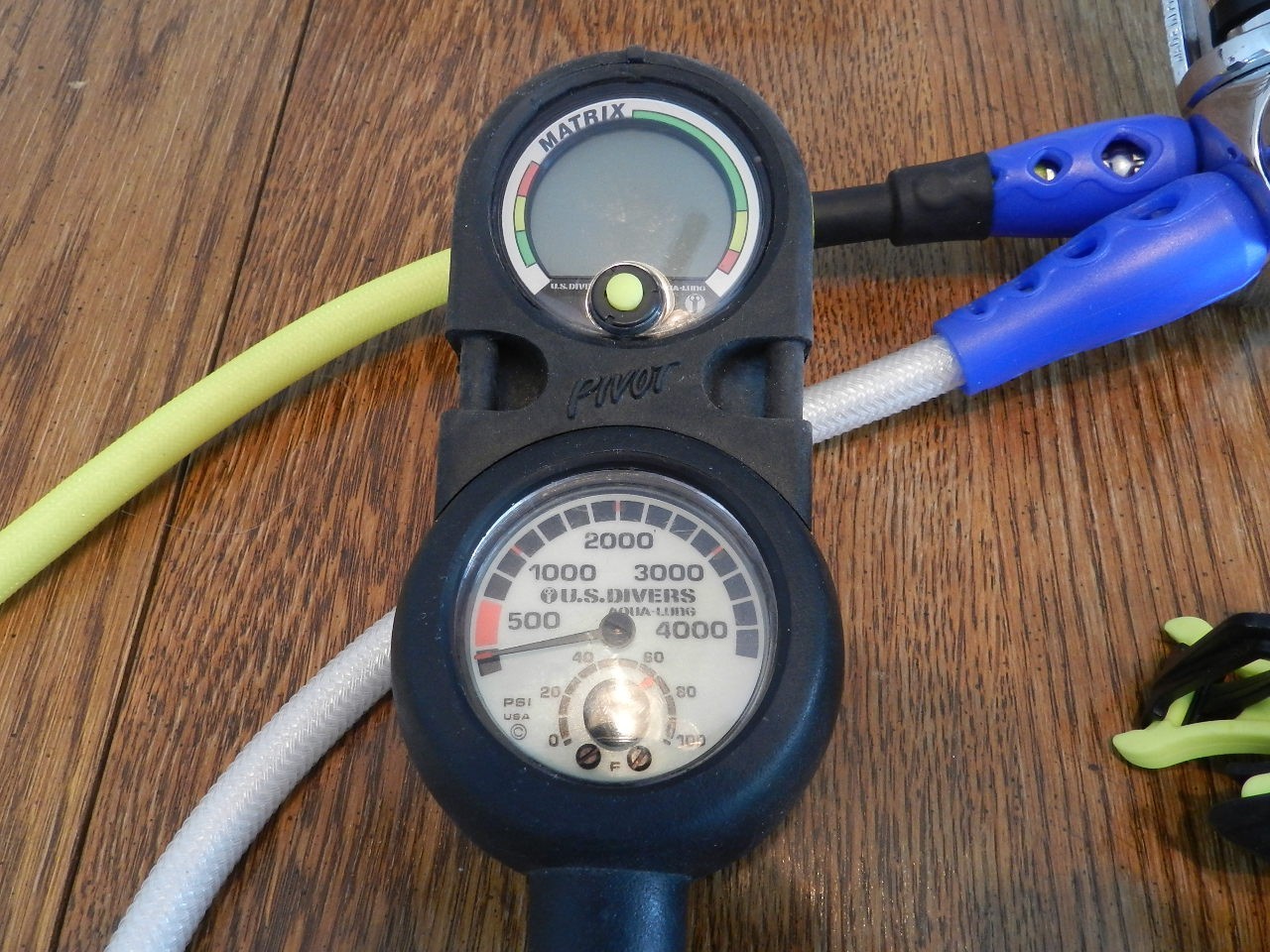 US DIVERS MICRA SEA4 REGULATOR SET-SERVICED