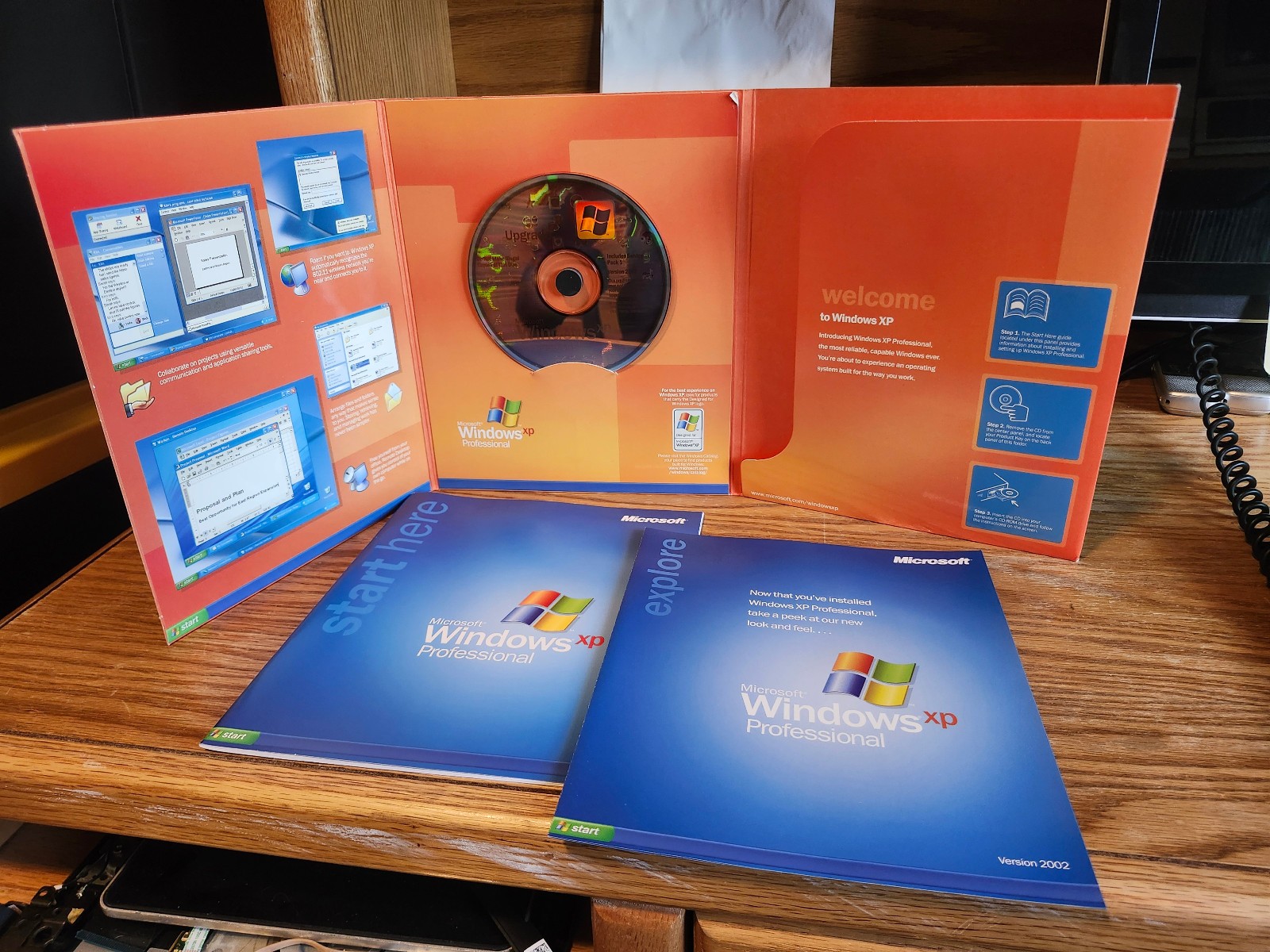 Windows XP Professional Upgrade w/ SP1, Complete w/o Box