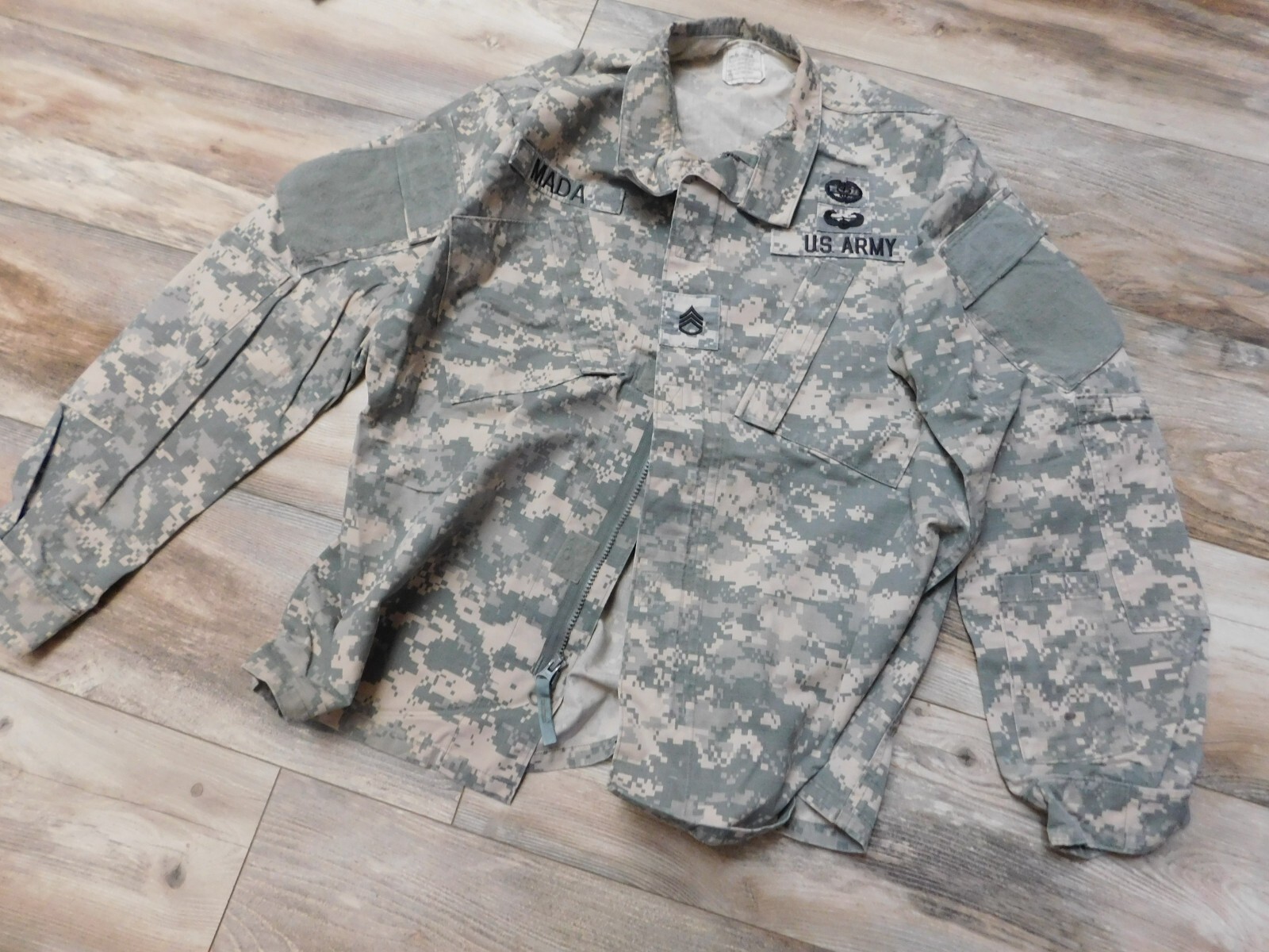 US ARMY  ACU TOP COAT SIZE MEDIUM-REGULAR