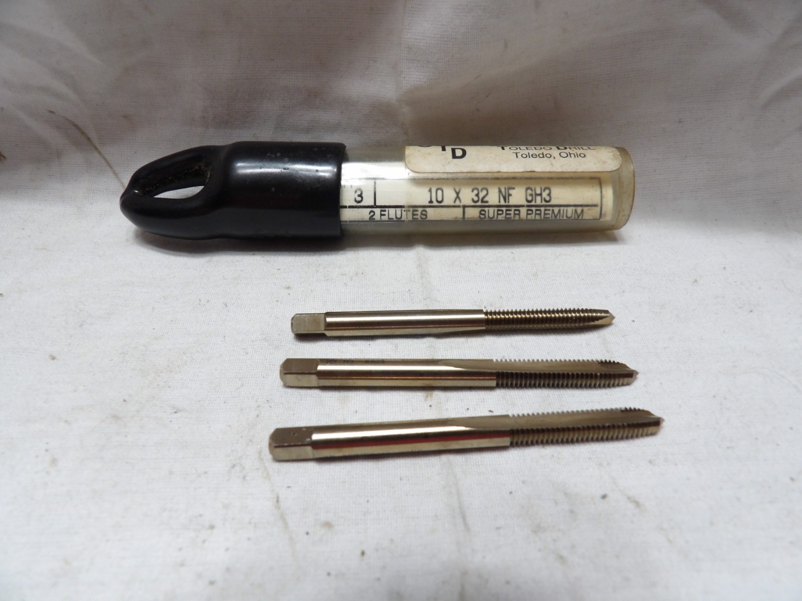 Consolidated Toledo Drill 10 x 32 NF GH3 Spiral Pt Plug Tap (Pkg of 3) - USA