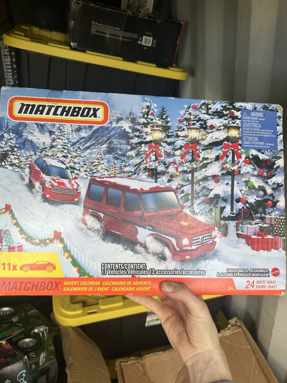 Mattel Matchbox  Advent Calendar - 11 Vehicles , 13 Accessories (MTLBHJW40)