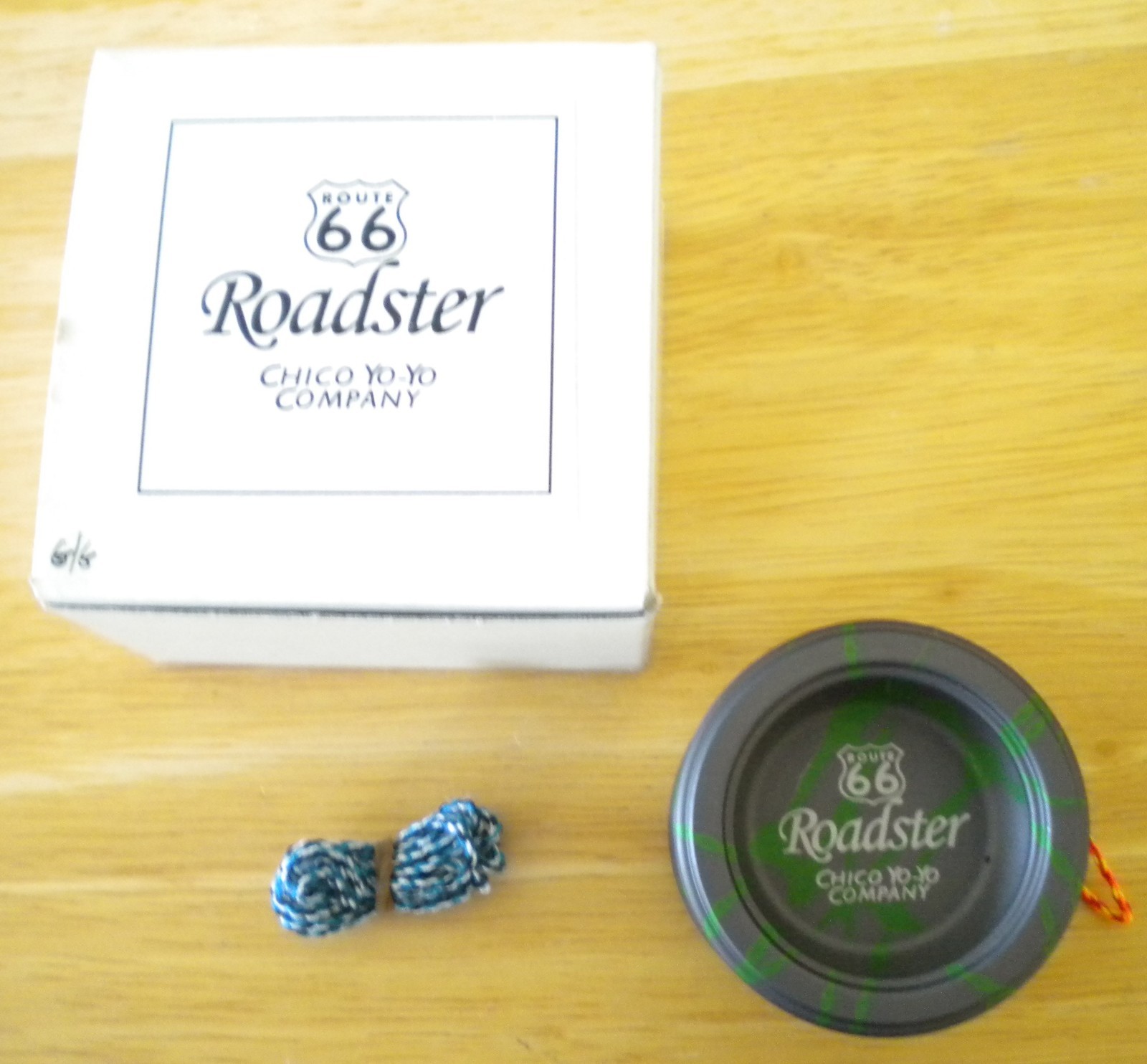 Chico Yo-Yo Company Route 66 Roadster Yoyo In Grey with Green Splash