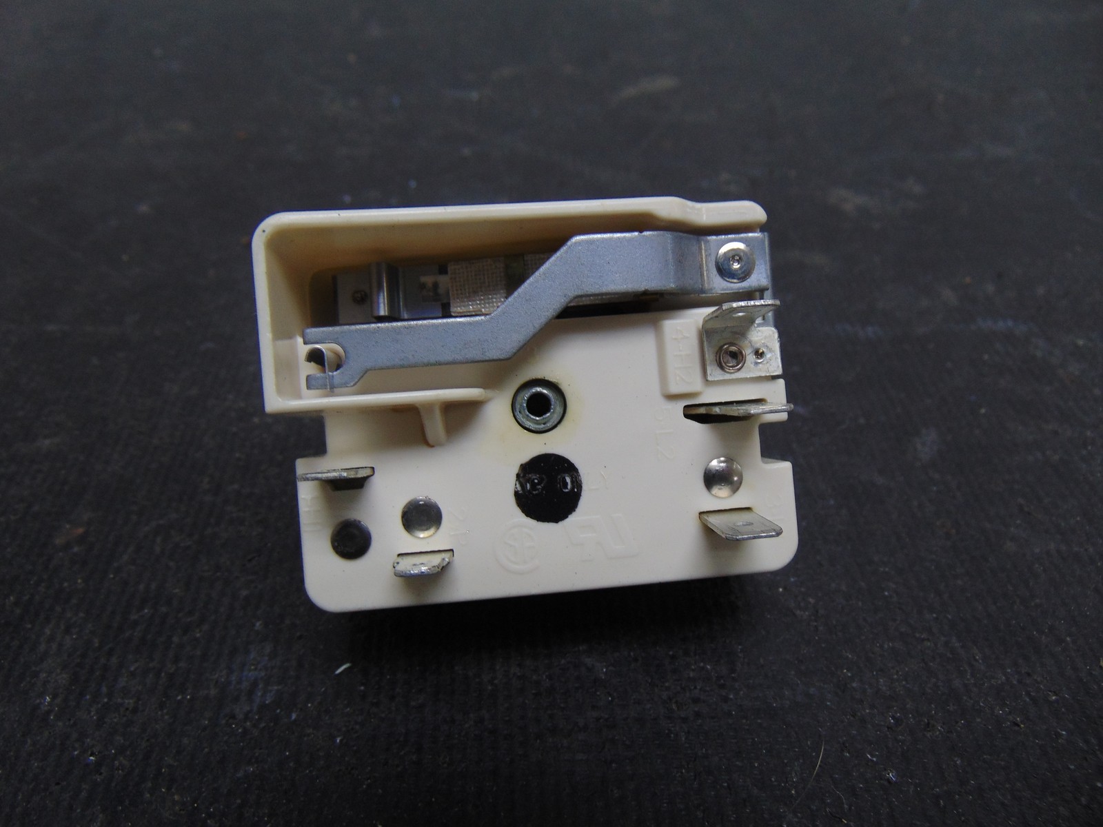 WB24T10029 GE Range JBS60DK1WW Surface Element Control Switch 1,500-Watt