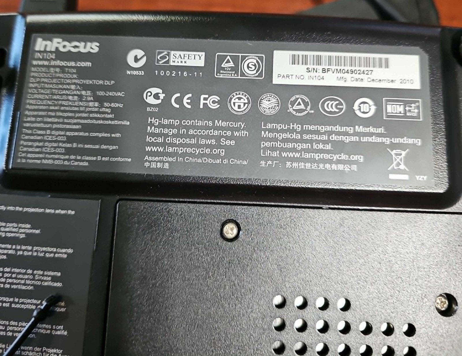 InFocus IN104 DLP Projector w/ Power Cord