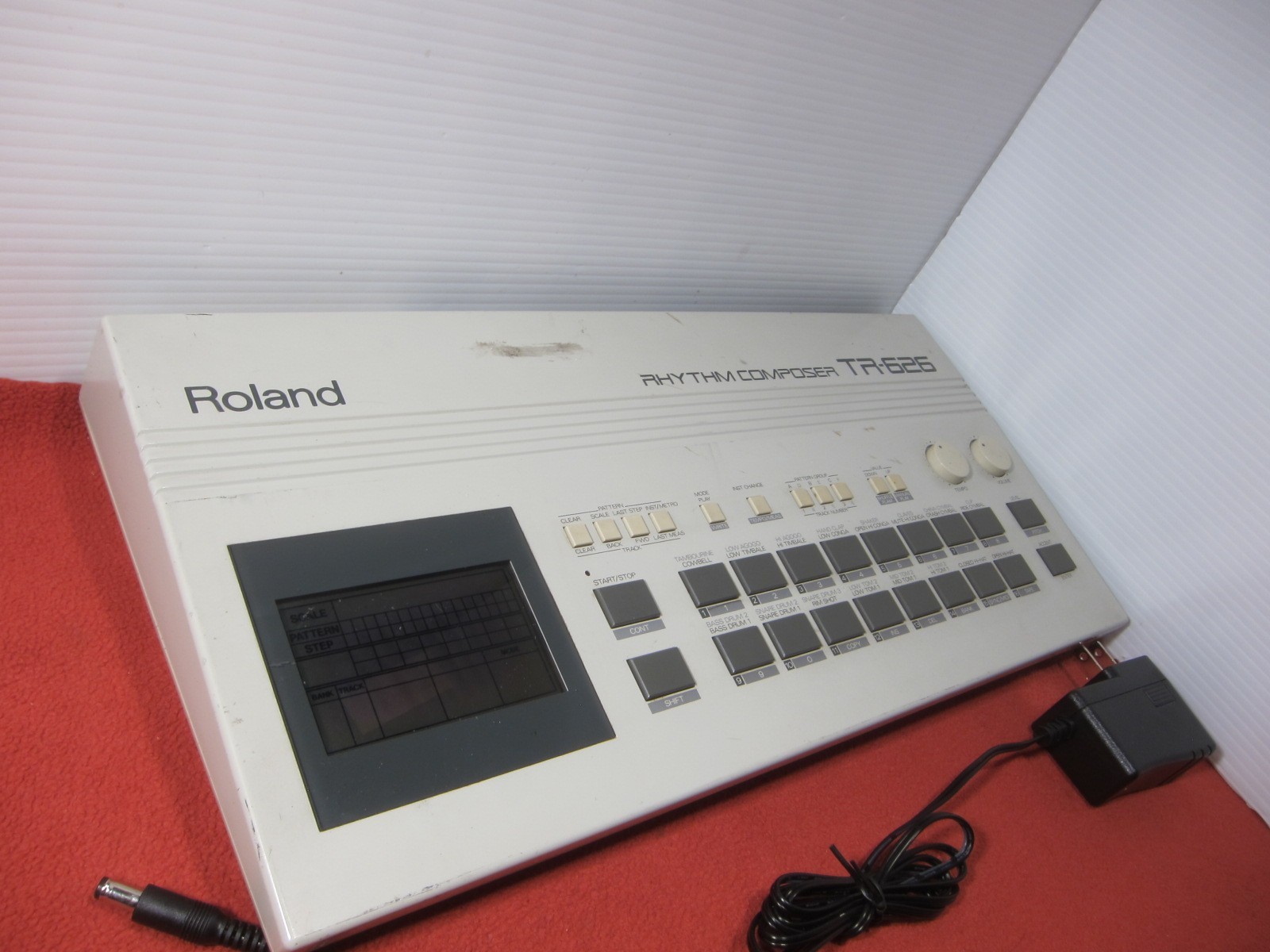 Roland TR-626 Rhythm Composer Drum Machine Very Good Tested w/ Power Supply