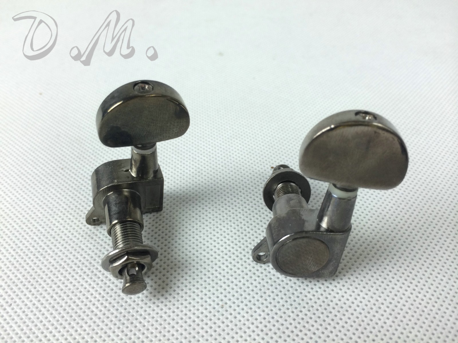 ONE PIECE OF TUNING MMACHINE(FAN SHAPE TIP) FOR  ACOUSTIC OR ELECTRIC GUITAR